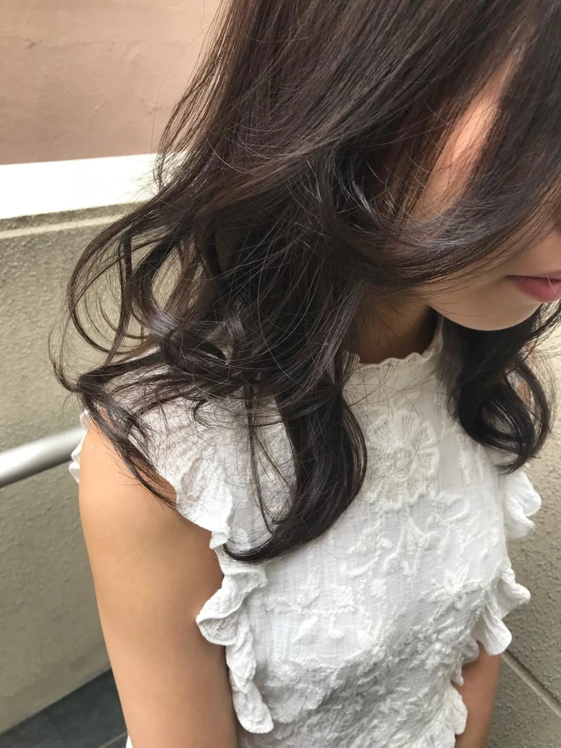 ミディアム カラー アッシュ アッシュグレー カット ヘアカラー トリートメント 小野 かなこのヘアスタイル