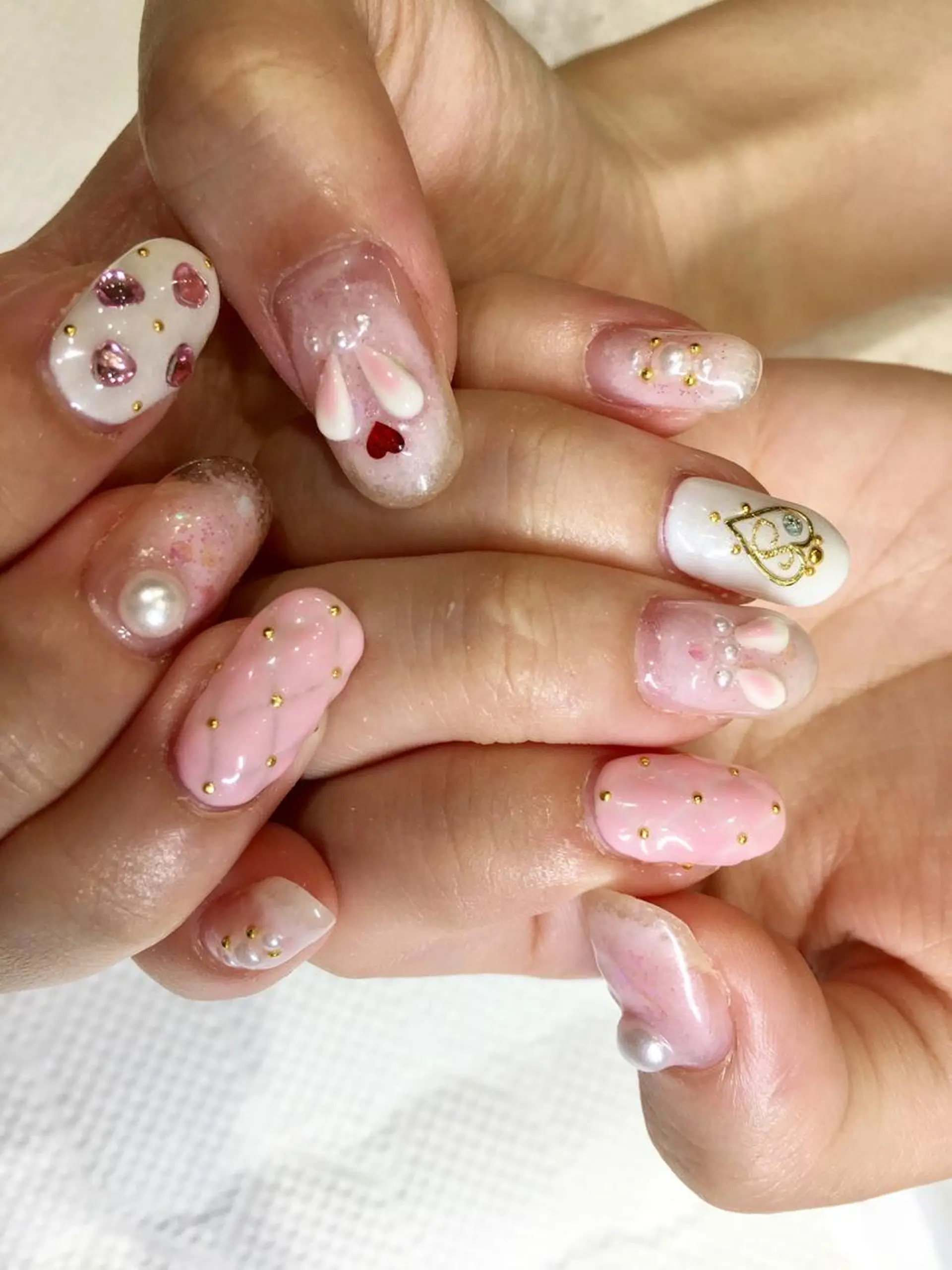 ネイル ハート 持ち込み ストーンネイル 佐藤 まりえのネイルデザイン