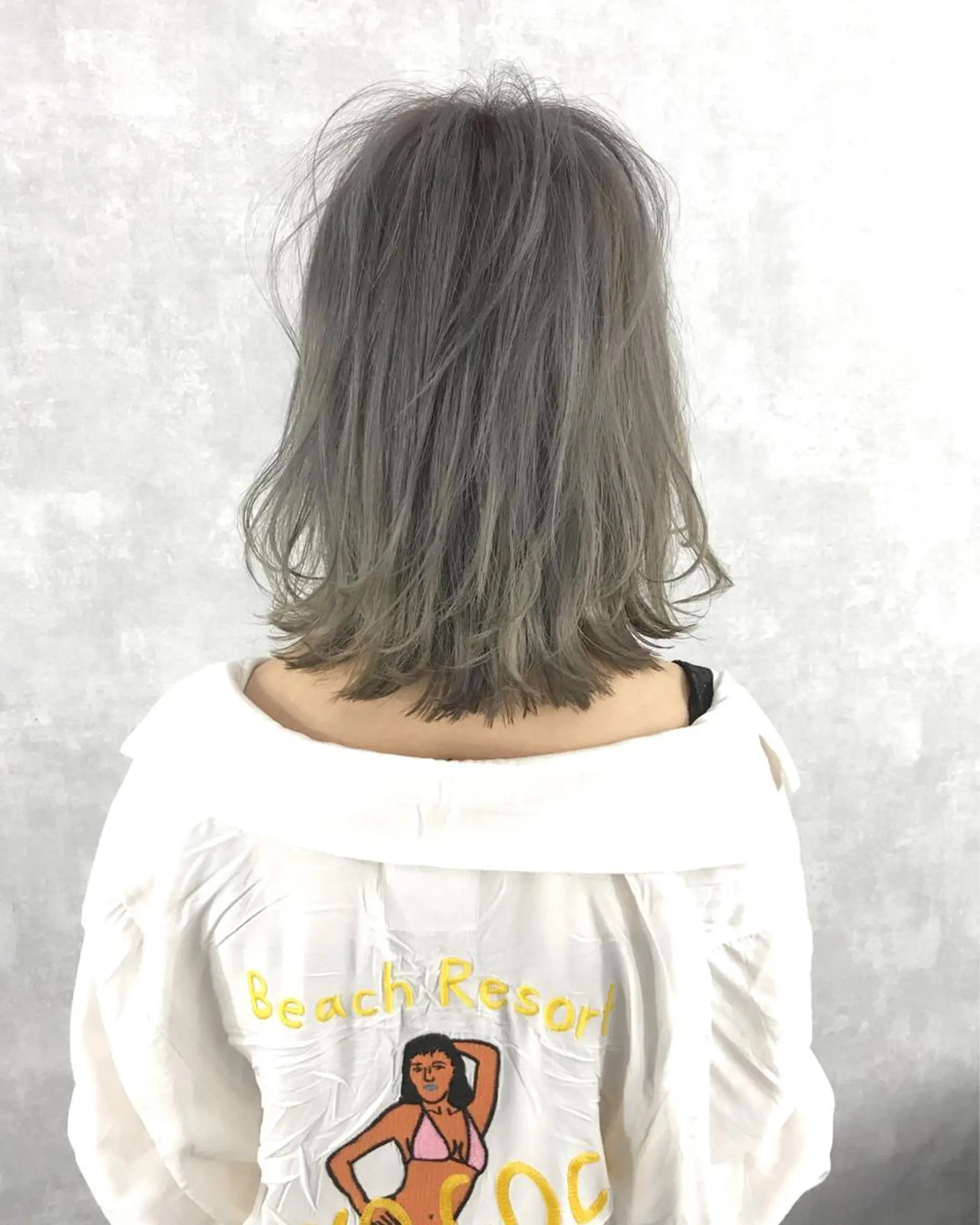 ミディアム カラー ブリーチ TOMOYAレイヤー ブリーチ縮毛矯正のヘアスタイル