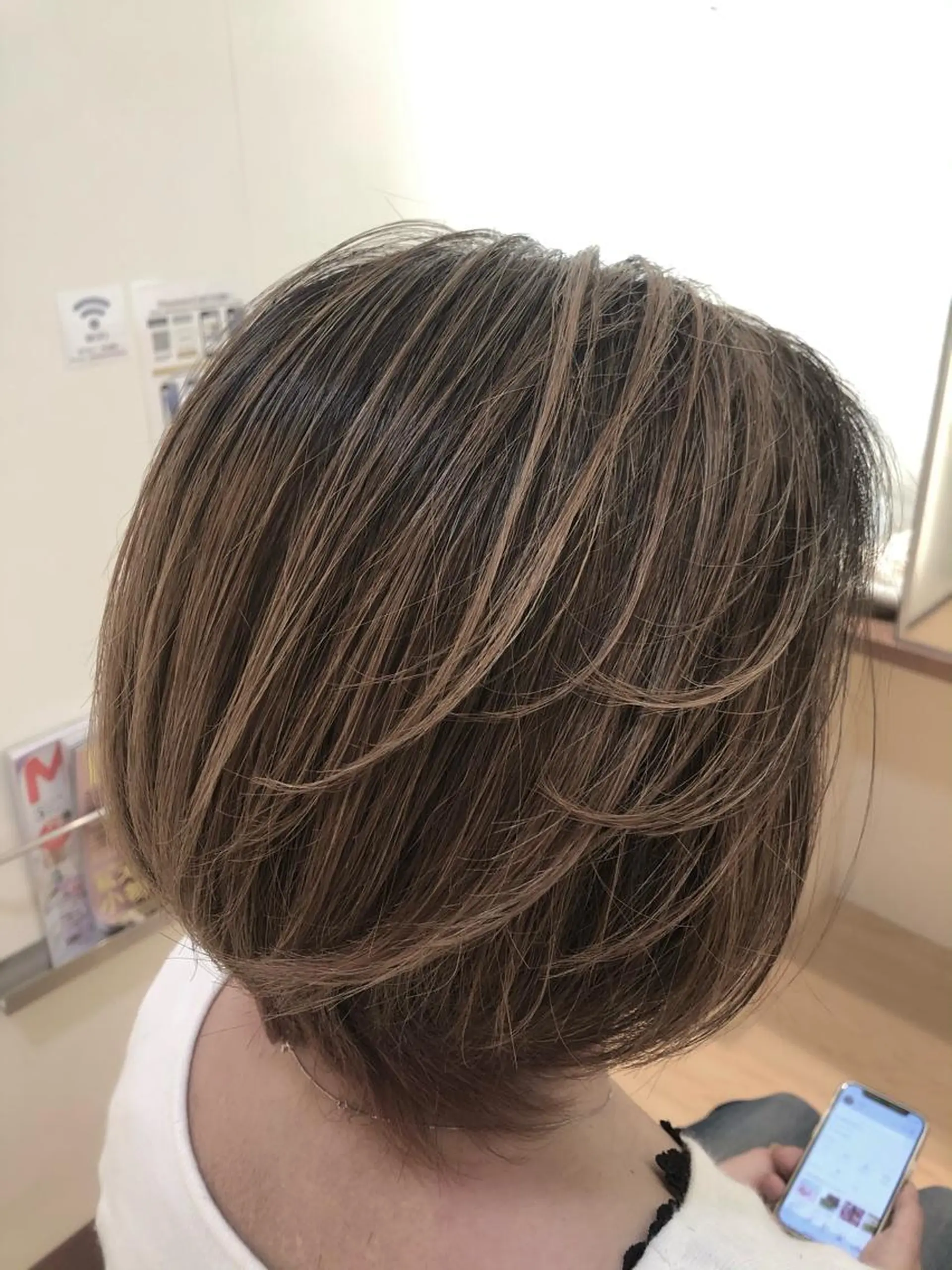 ミディアム カラー バレイヤージュ ダブルカラー ハイライトカラー ハイライト レイヤーカット 山岡 徹也のヘアスタイル