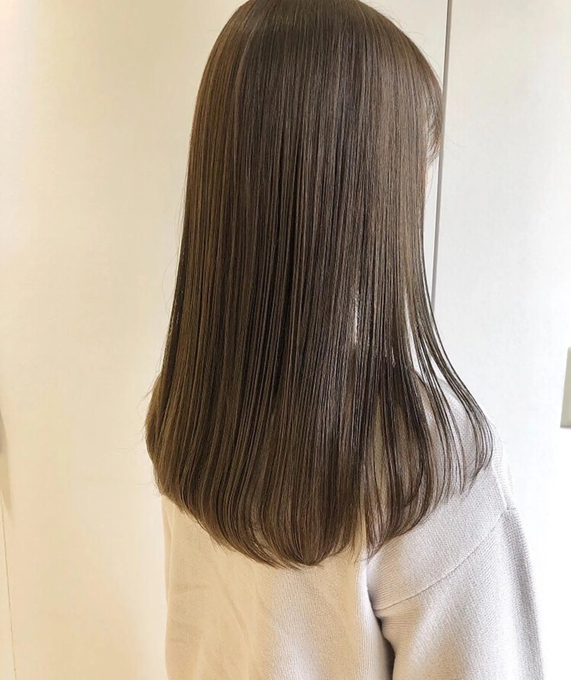 ロング カラー ベージュカラー トリートメント 酸熱トリートメント GO TODAY  SHAiRE SALON岡山所属・Sana/ 耳ツボ/インナーのヘアスタイル