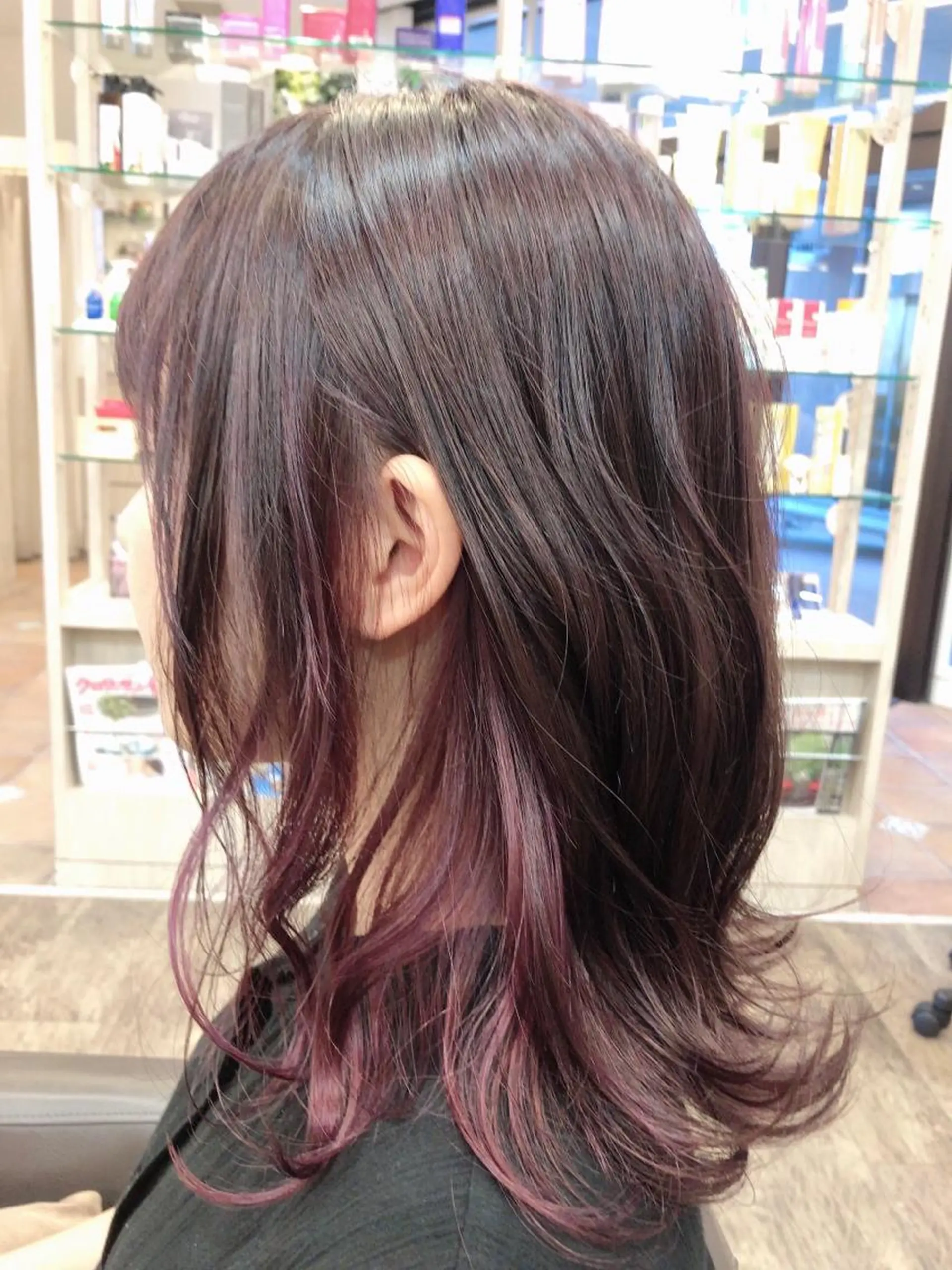 ミディアム カラー イルミナカラー インナーカラー ピンクカラー ヘアカラー 尚平 髪質改善 大人のデザインカラーのその他イメージ