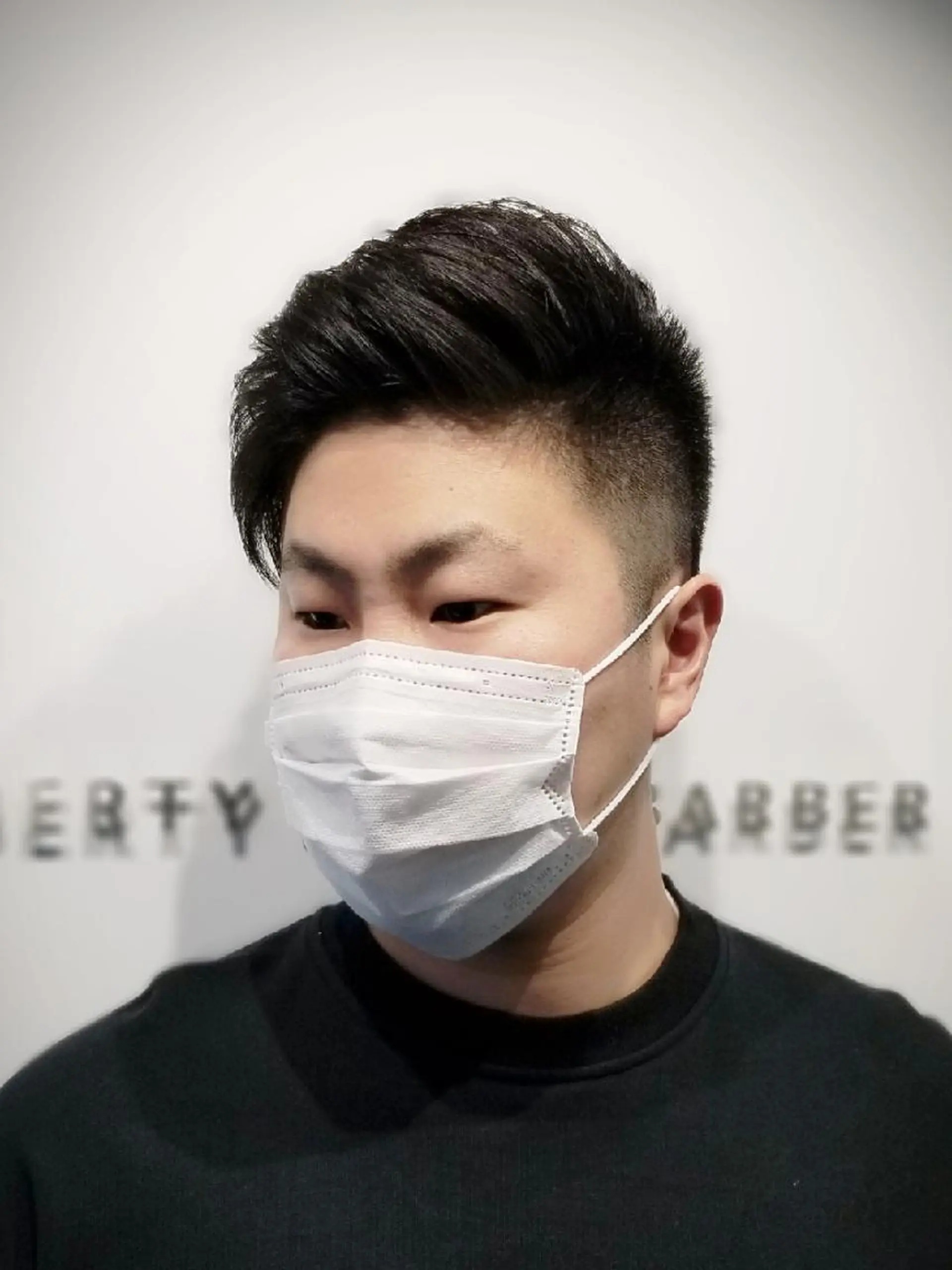 ショート メンズ メンズブリーチ ビジネス フェードカット メンズ韓国風 マッシュ カット LIBERTY・野地 barber  NDのヘアスタイル