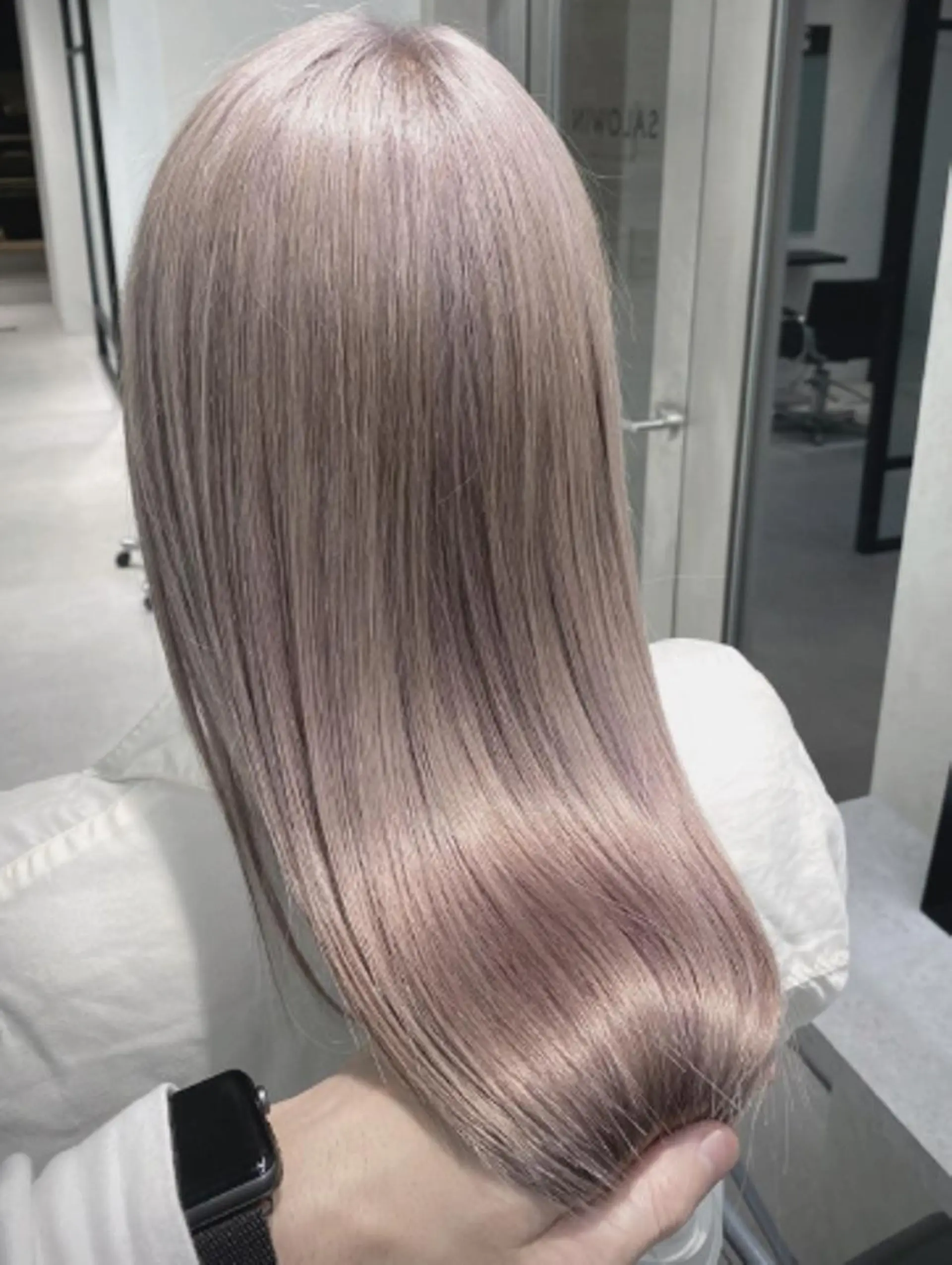 ロング カット ヘアカラー トリートメント THE MAISONのヘアスタイル