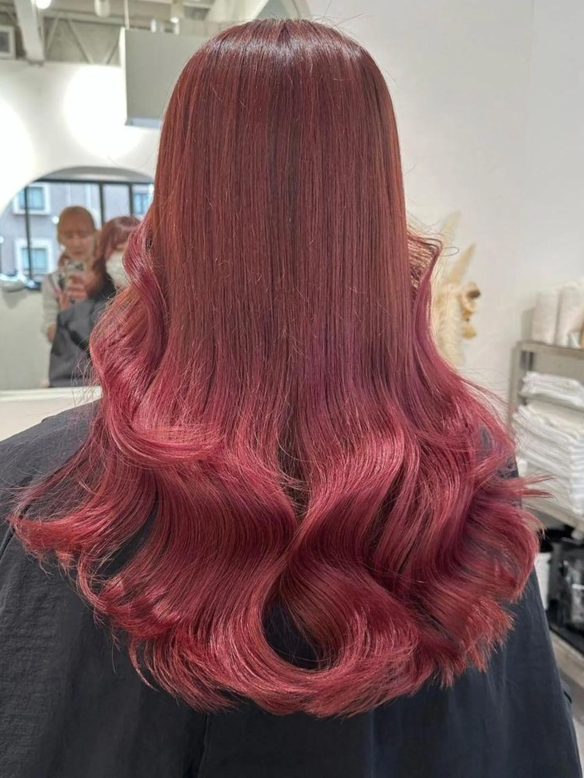 ロング カラー ブリーチ グラデーションカラー レッドカラー ORIKA 美容室のヘアスタイル