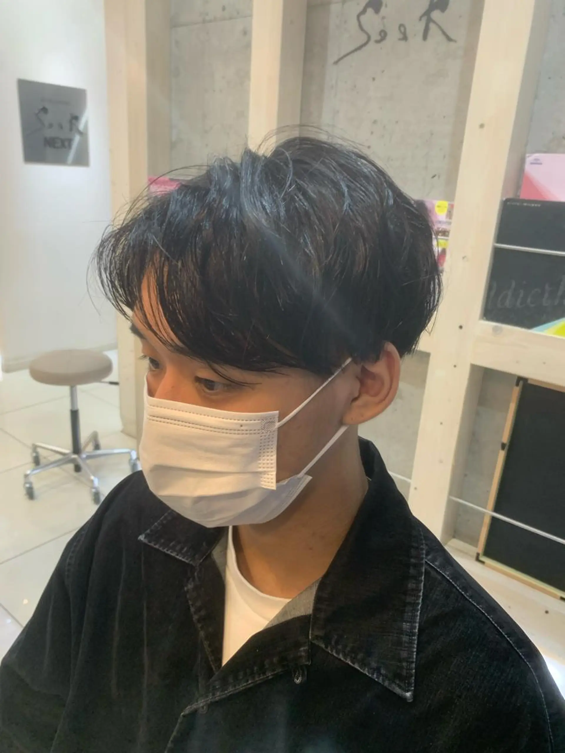メンズ センターパート 刈り上げ カット 透明感カラー/ くびれヘア/館岡俊平のヘアスタイル
