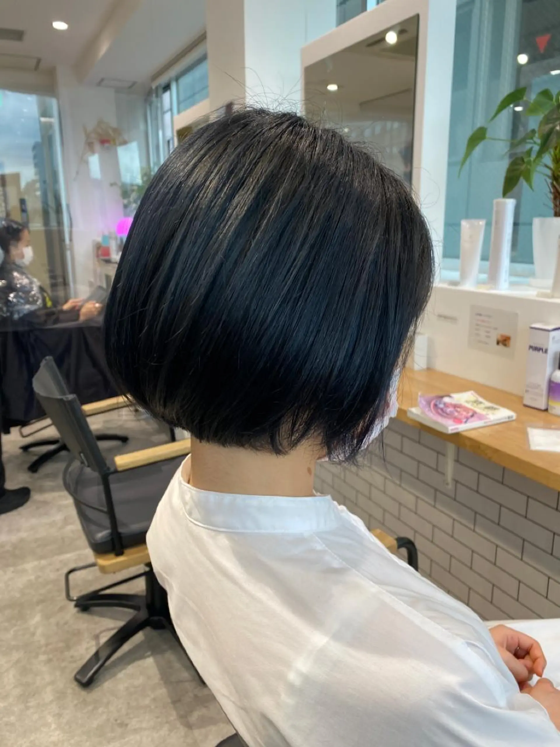 ショート カラー ショートボブ 黒髪 ブルーカラー ブルーブラック ボブ ヘアカラー トリートメント JIL BLAN 京都のヘアスタイル