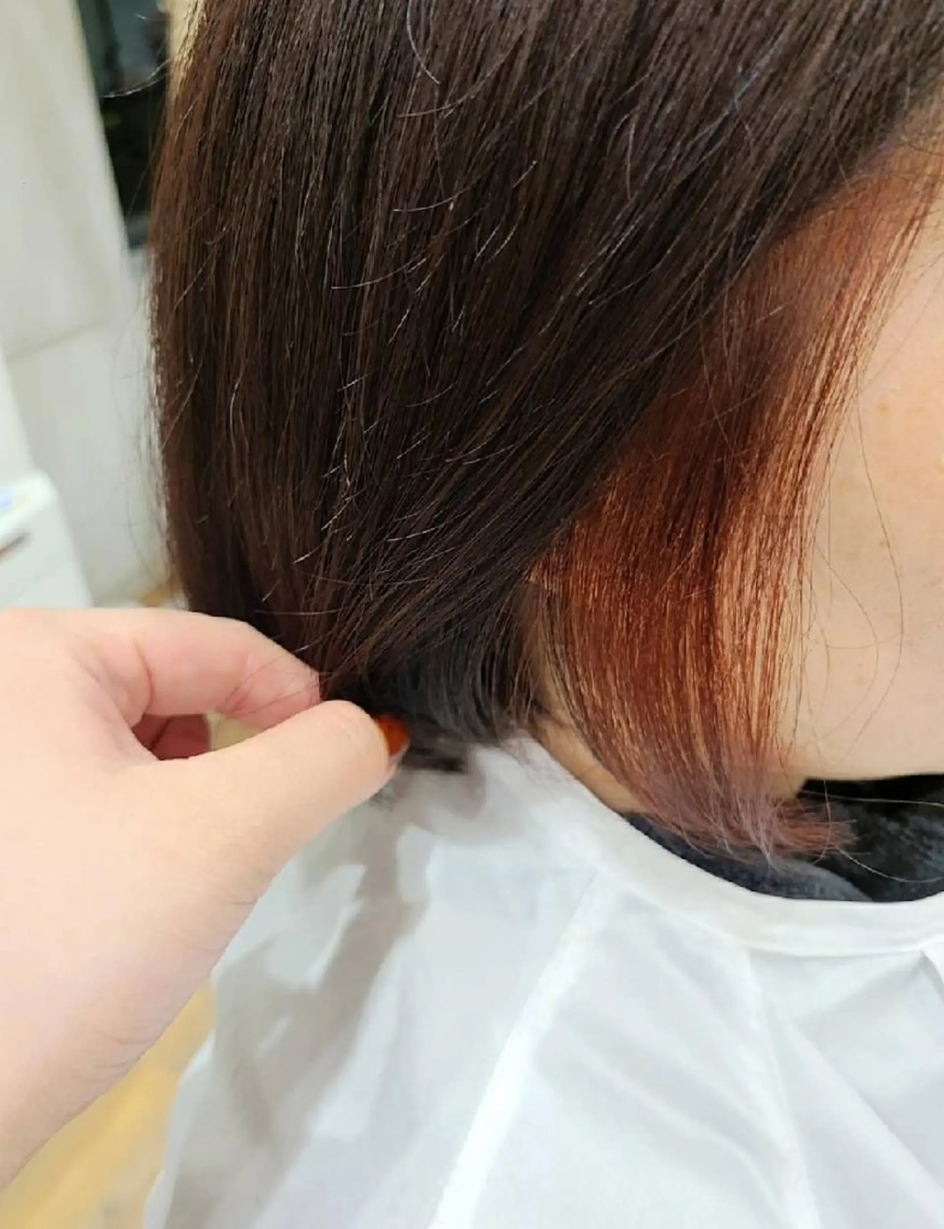 カラー ショート イヤリングカラー ヘアカラー 関口 友菜のヘアスタイル