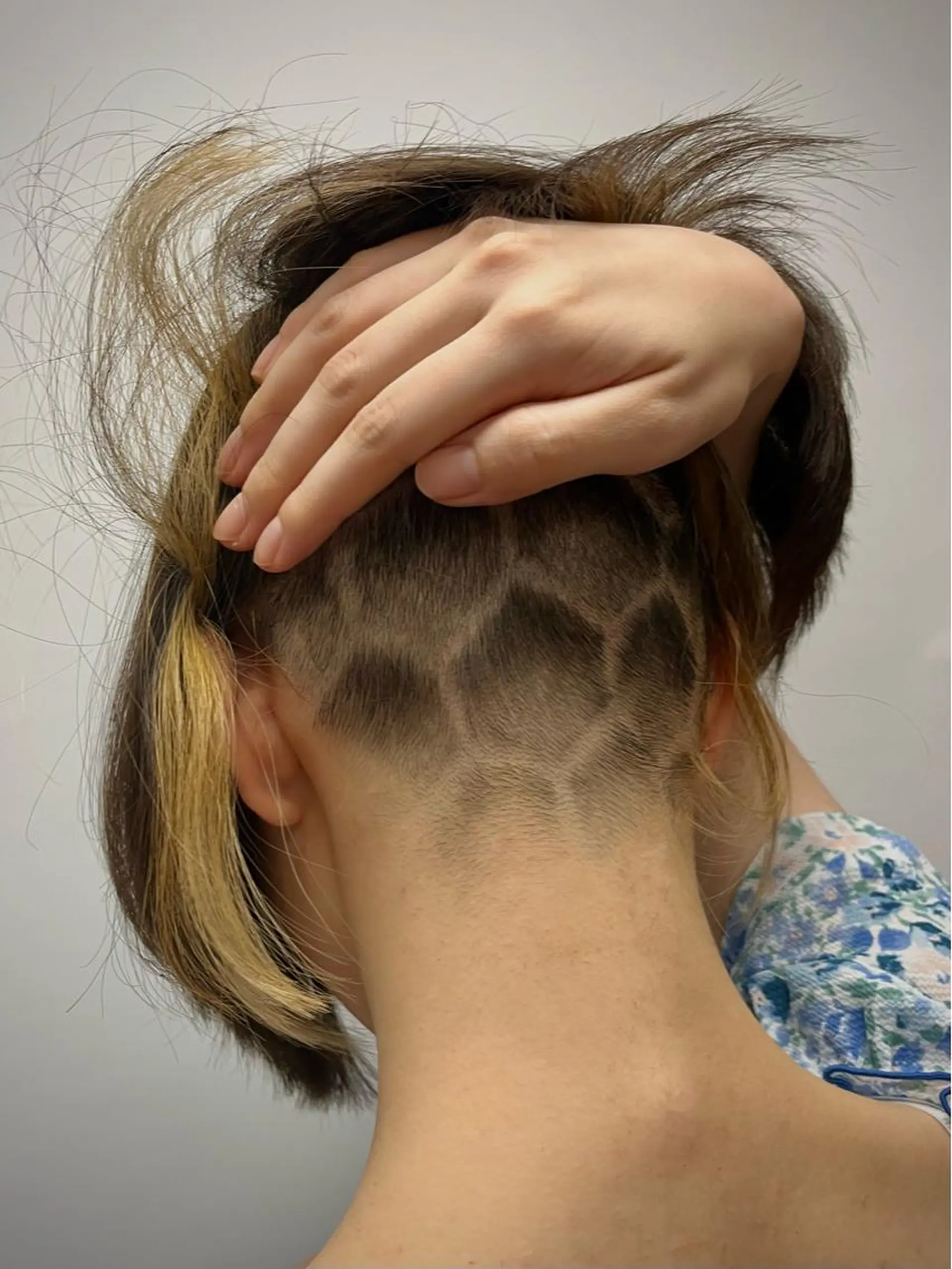 ショート ハイライト レイヤーカット ショートヘア 縮毛矯正 刈り上げ KAH所属・Koichi Satoのヘアスタイル