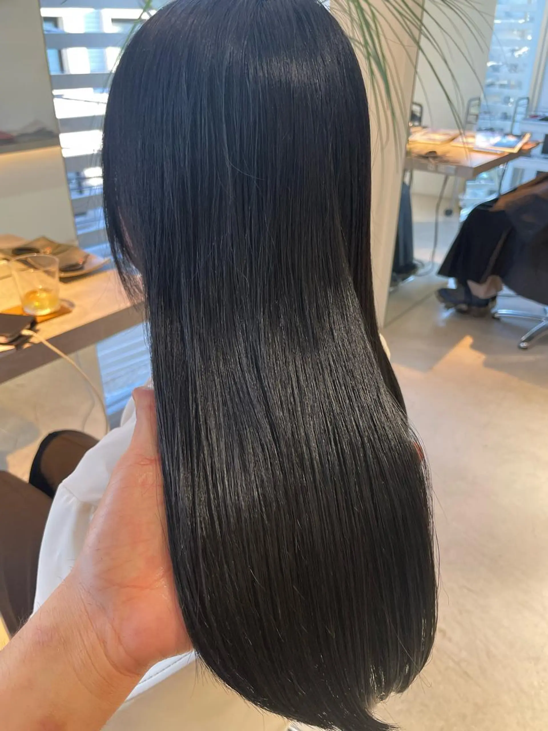 セミロング カラー 黒髪 ブルーカラー ブルーブラック ネイビーカラー 髪質改善 トリートメント ✨髪のソムリエ✨ 岩川和生（店長）🦄のヘアスタイル