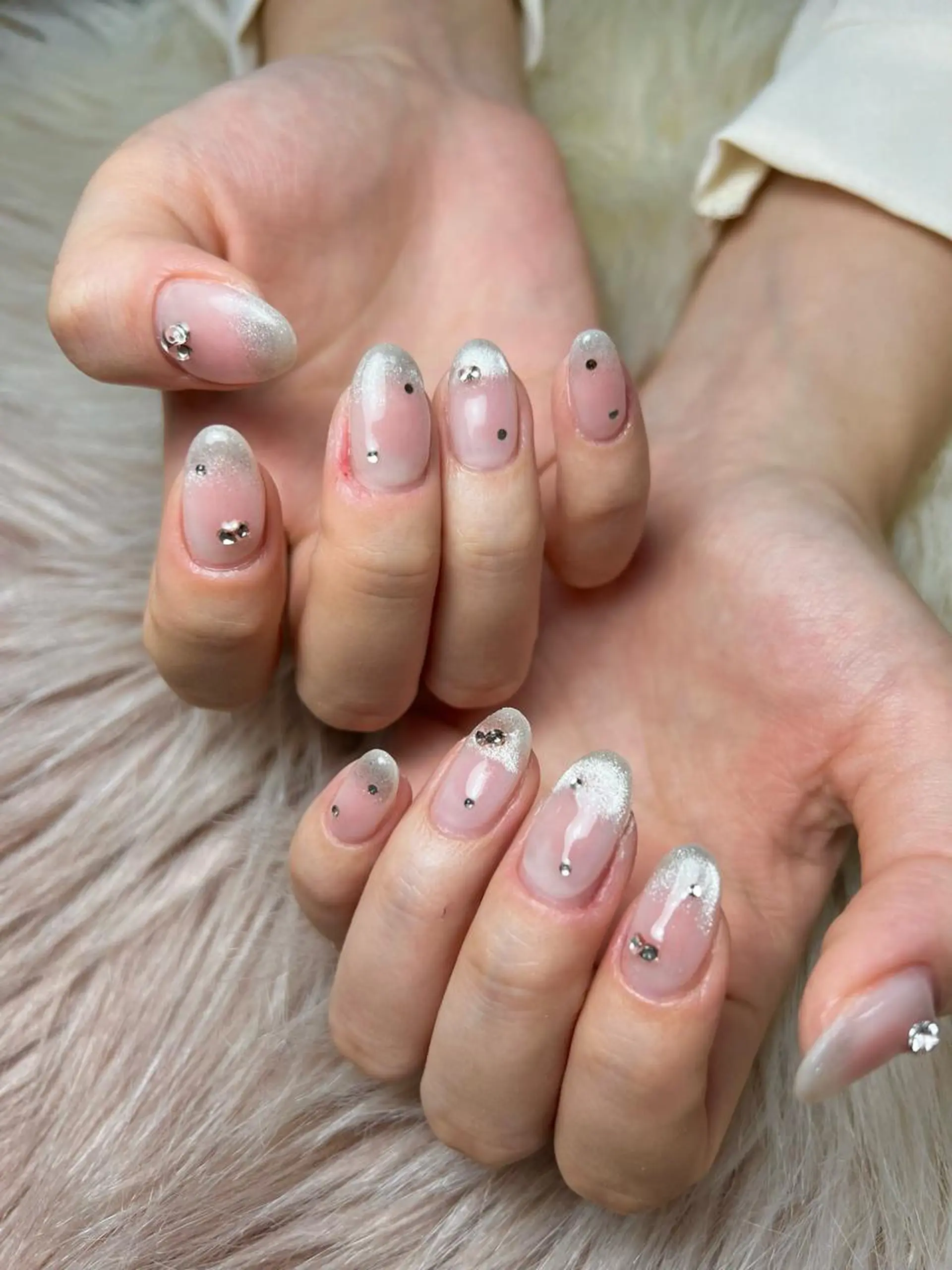 ネイル チークネイル ジェルネイル グラデーション マグネットネイル 持ち込み flowers nailのネイルデザイン