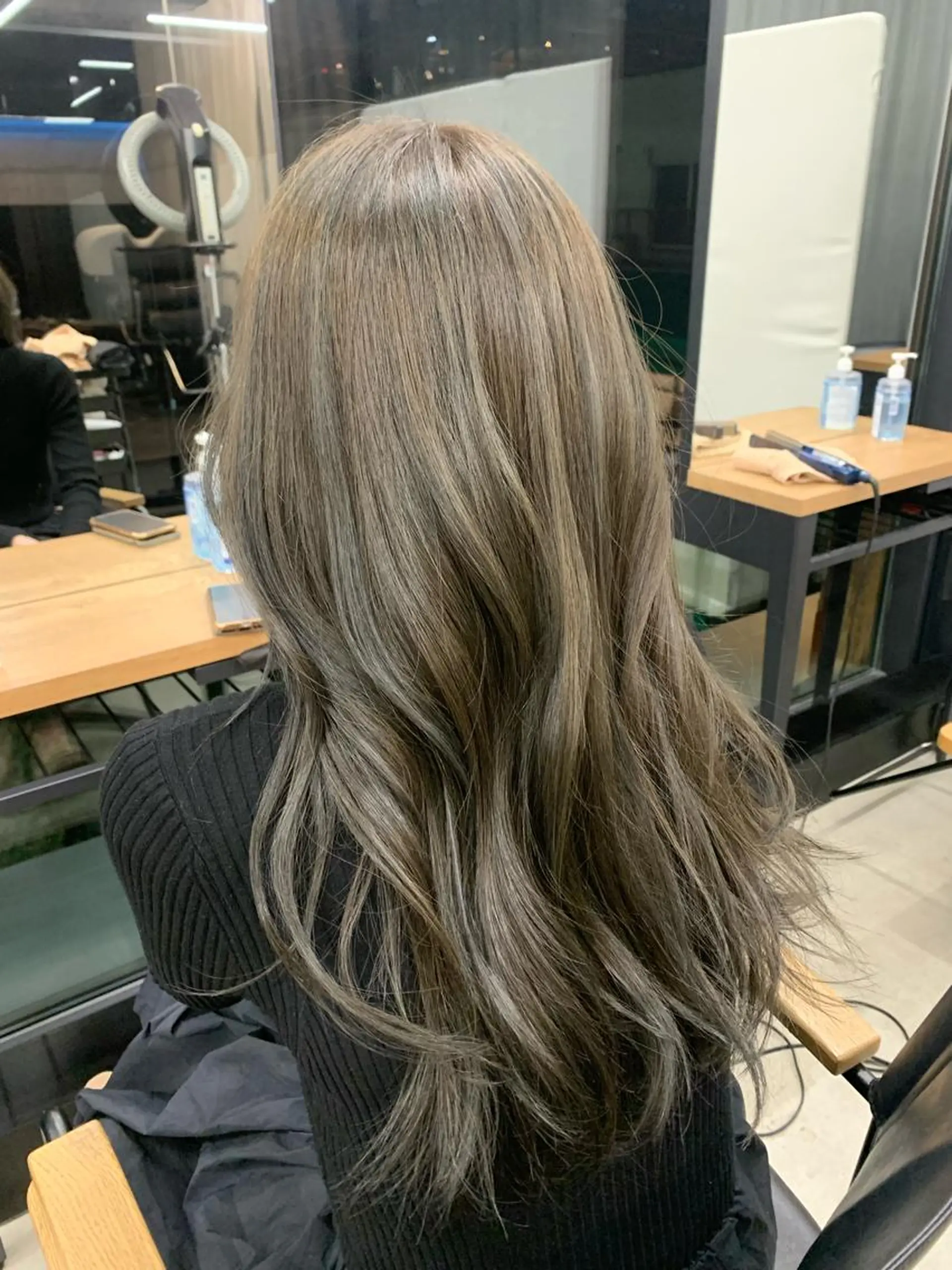 ロング 女性らしいモテヘア 韓国ヘアhikariのヘアスタイル