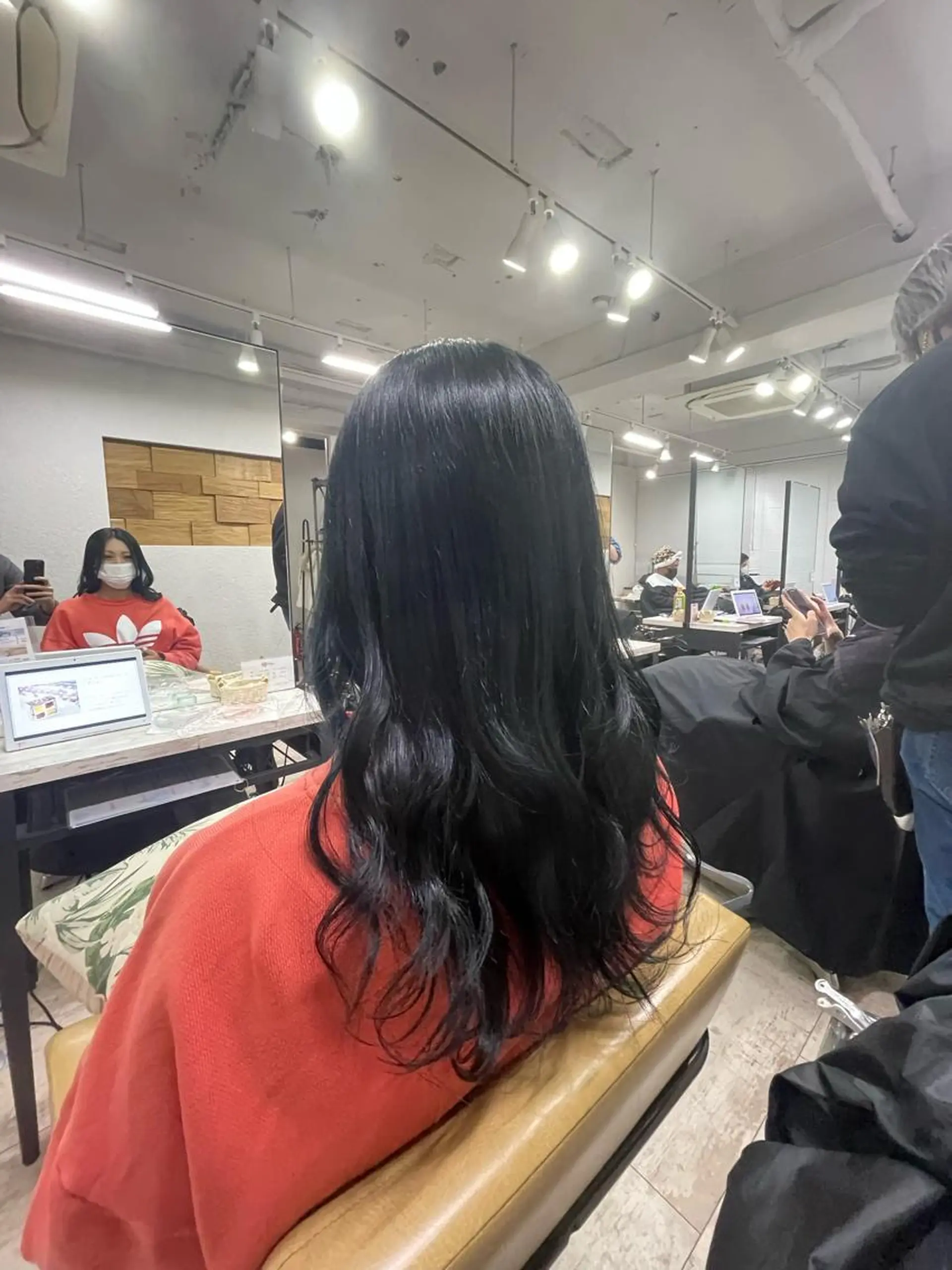 ロング カラー 黒髪 ブルーカラー ブルーブラック カット ヘアカラー トリートメント 🐋槙川 郁弥🐋のヘアスタイル