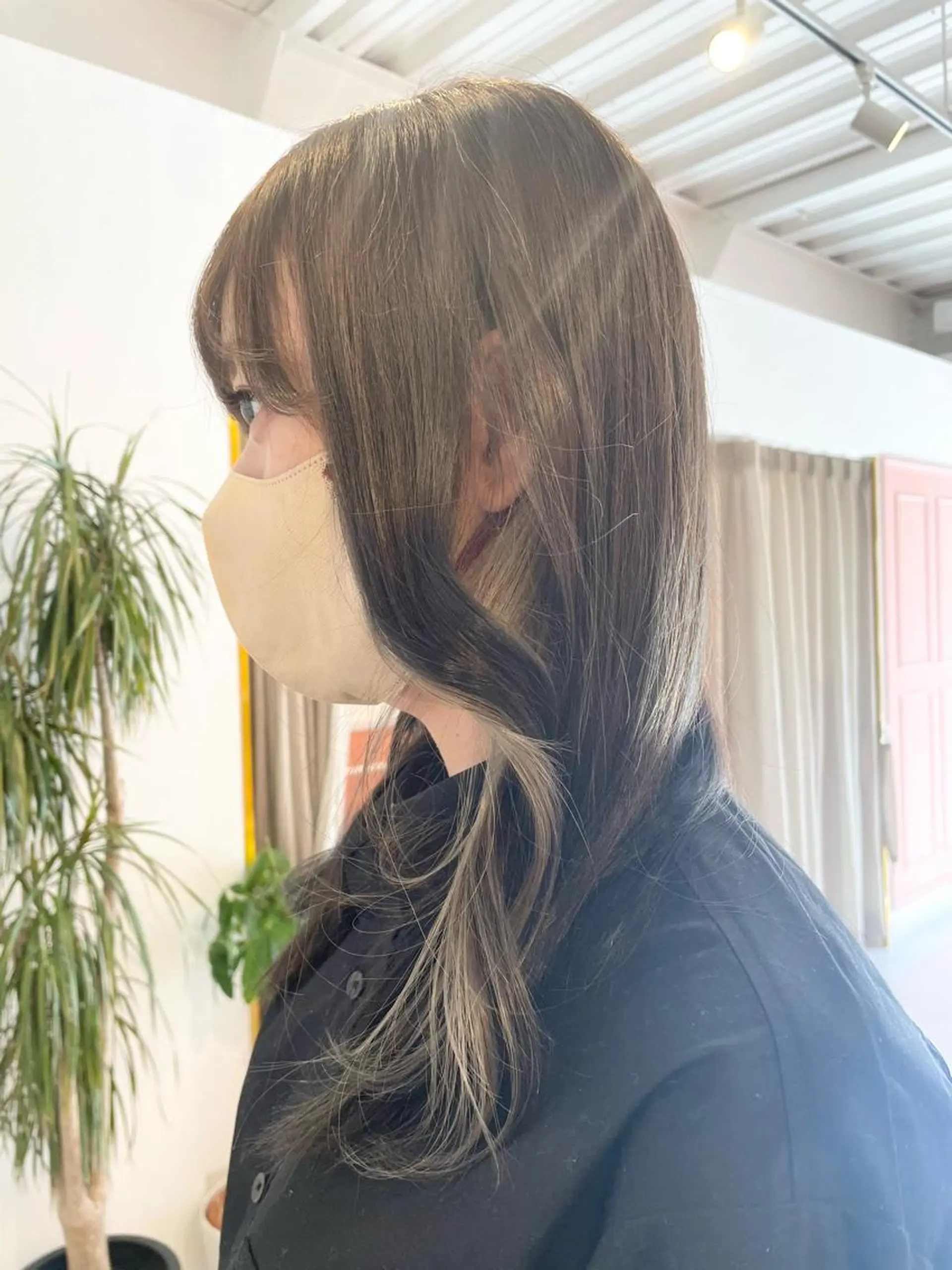 ミディアム カラー グレージュ ヘアカラー 和田 真依のヘアスタイル