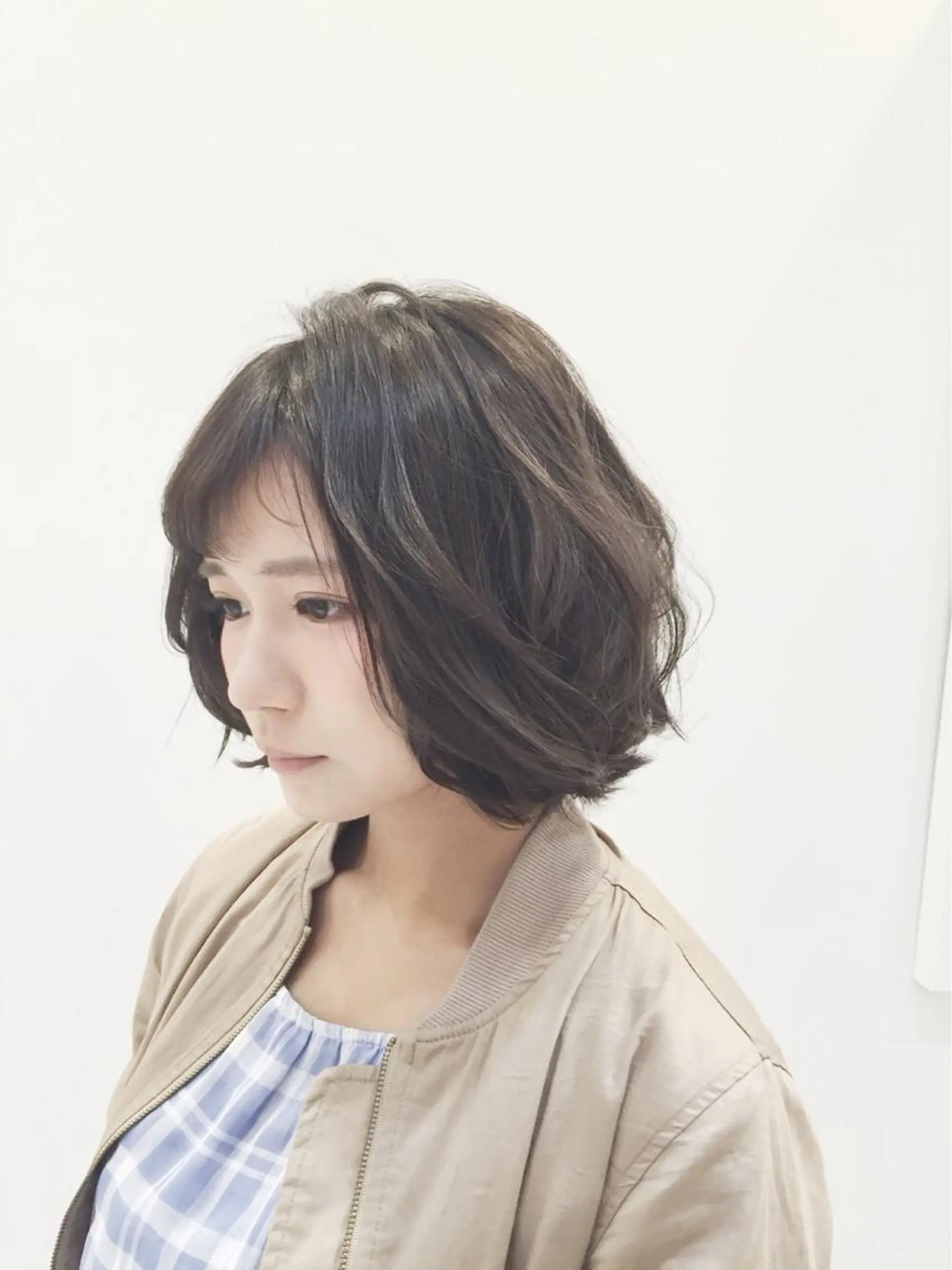 ショート カラー グレージュ ハイライトカラー ボブ ハイライト ラフィスヘアードープ所属・[外国人風カラー] 田中健太のヘアスタイル