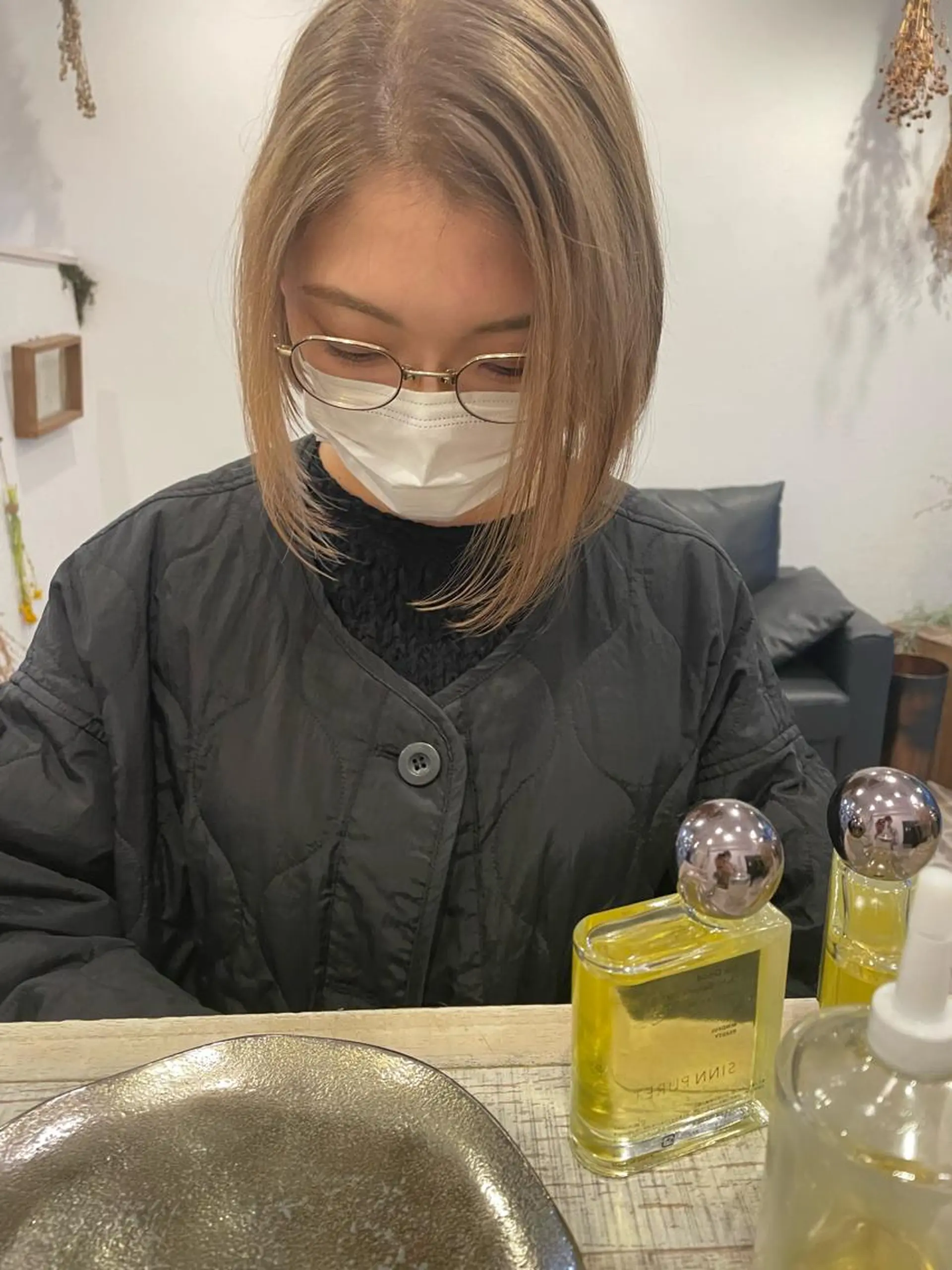 ショート カラー ベージュカラー ブリーチ ミルクティーベージュ ヘアカラー m ā l o.🌷 サカモトマイコのヘアスタイル