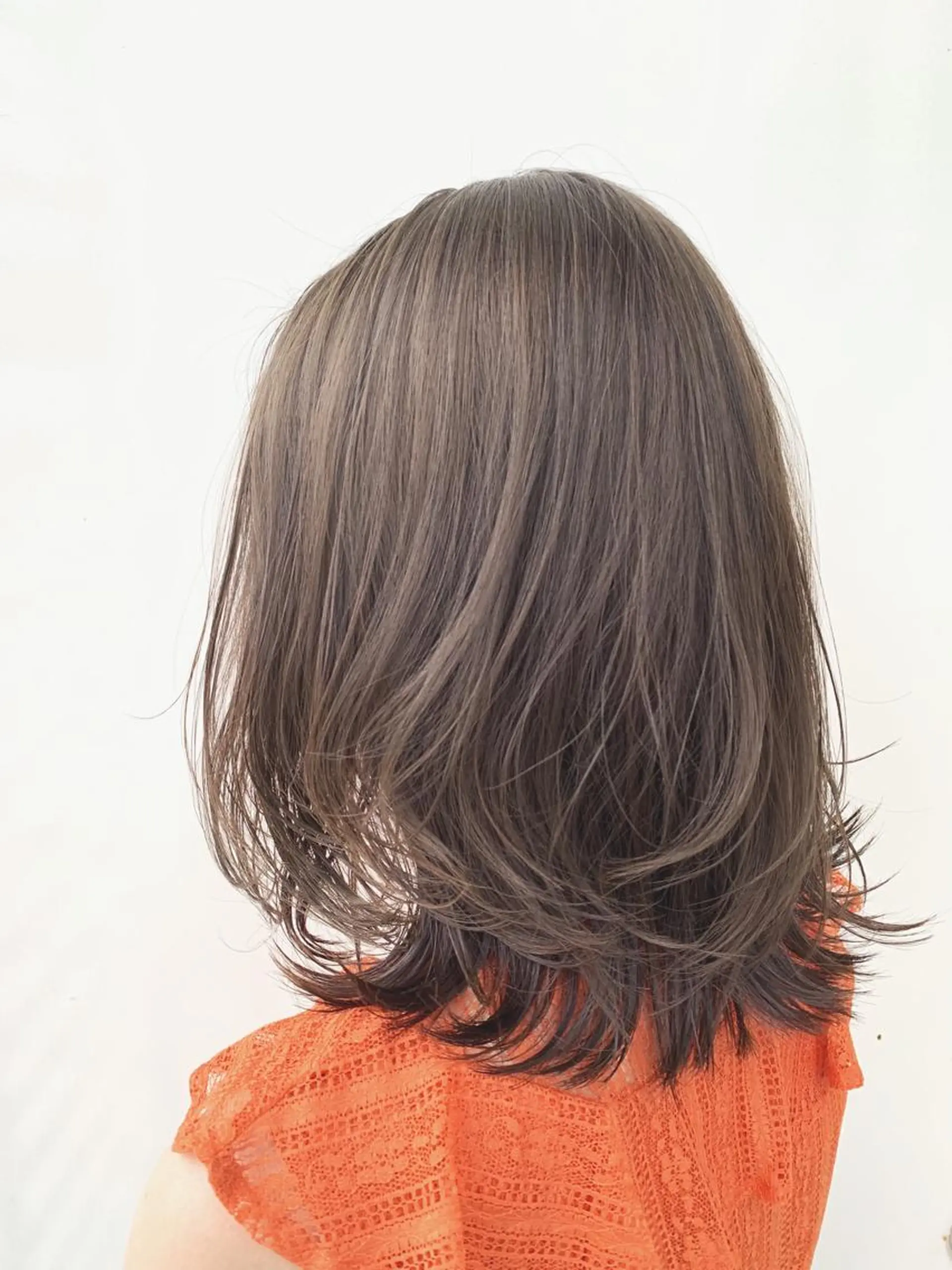 ミディアム カラー アッシュ バレイヤージュ ベージュカラー デザインカラー グラデーションカラー Zina福岡天神店 艶髪/レイヤー/小顔のヘアスタイル