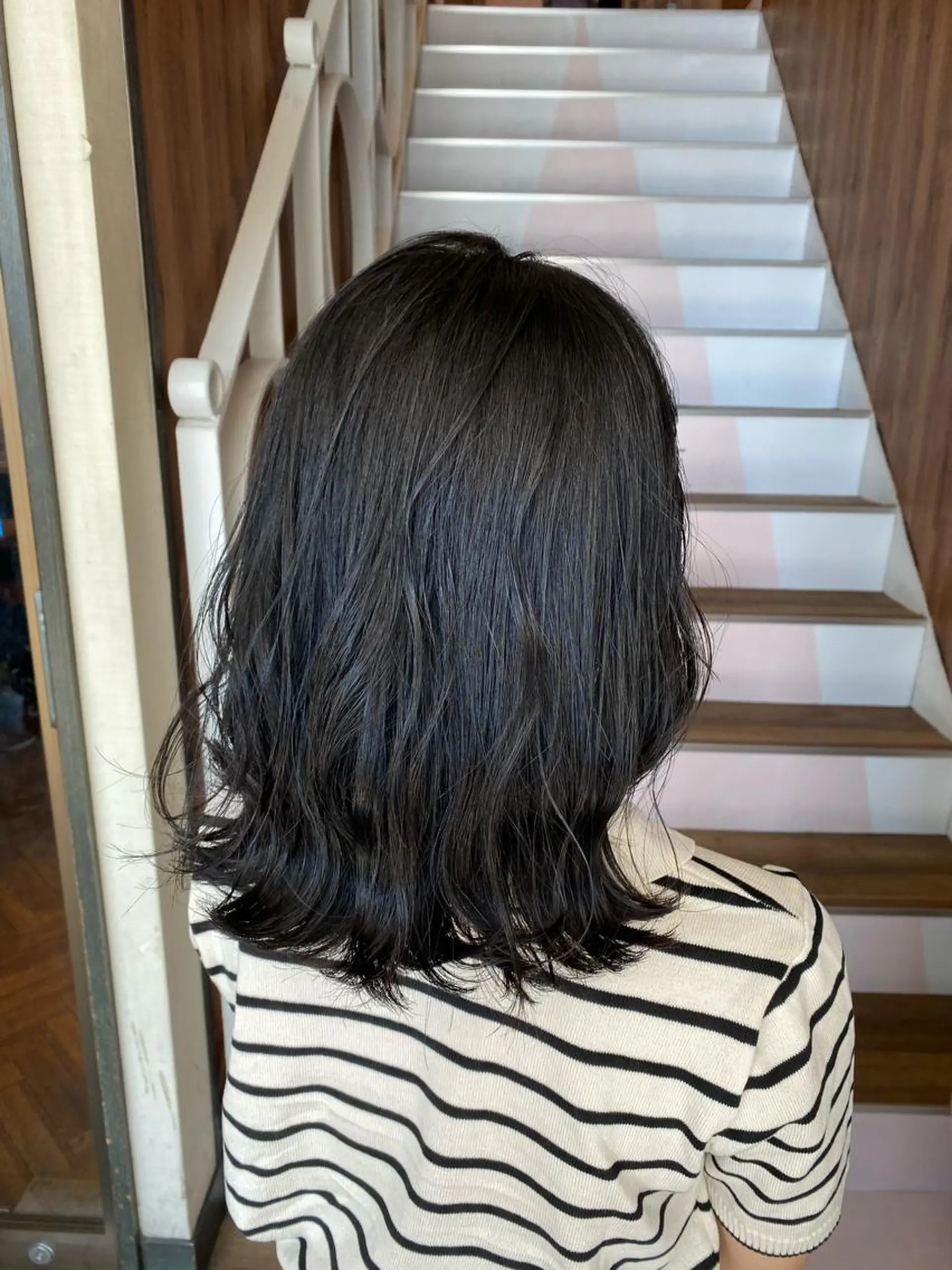 ミディアム カット ヘアカラー トリートメント 暗髪透明感カラー/ インナー/小島良太のヘアスタイル