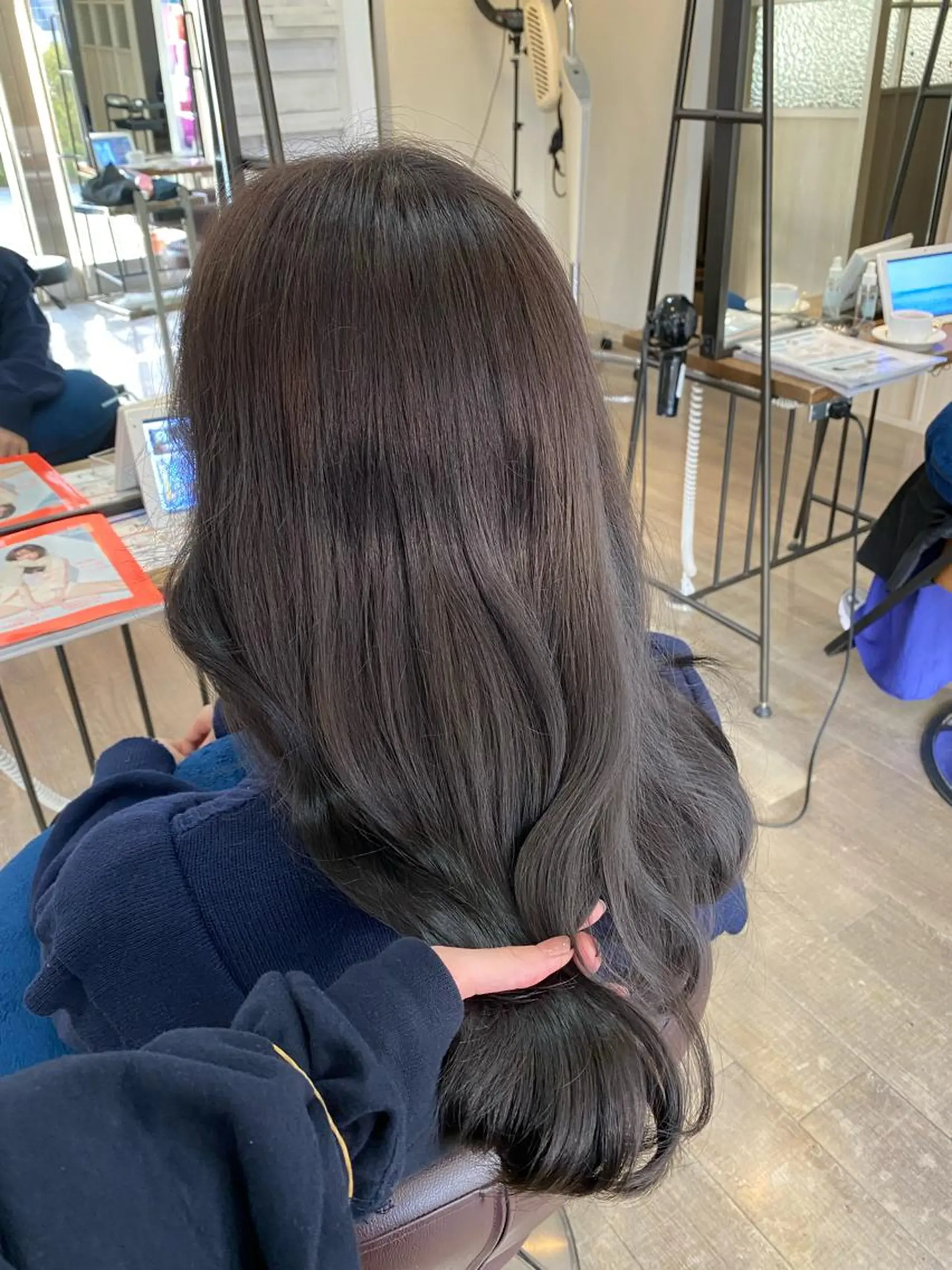 ロング カット ヘアカラー トリートメント ELEN 新百合ヶ丘のヘアスタイル