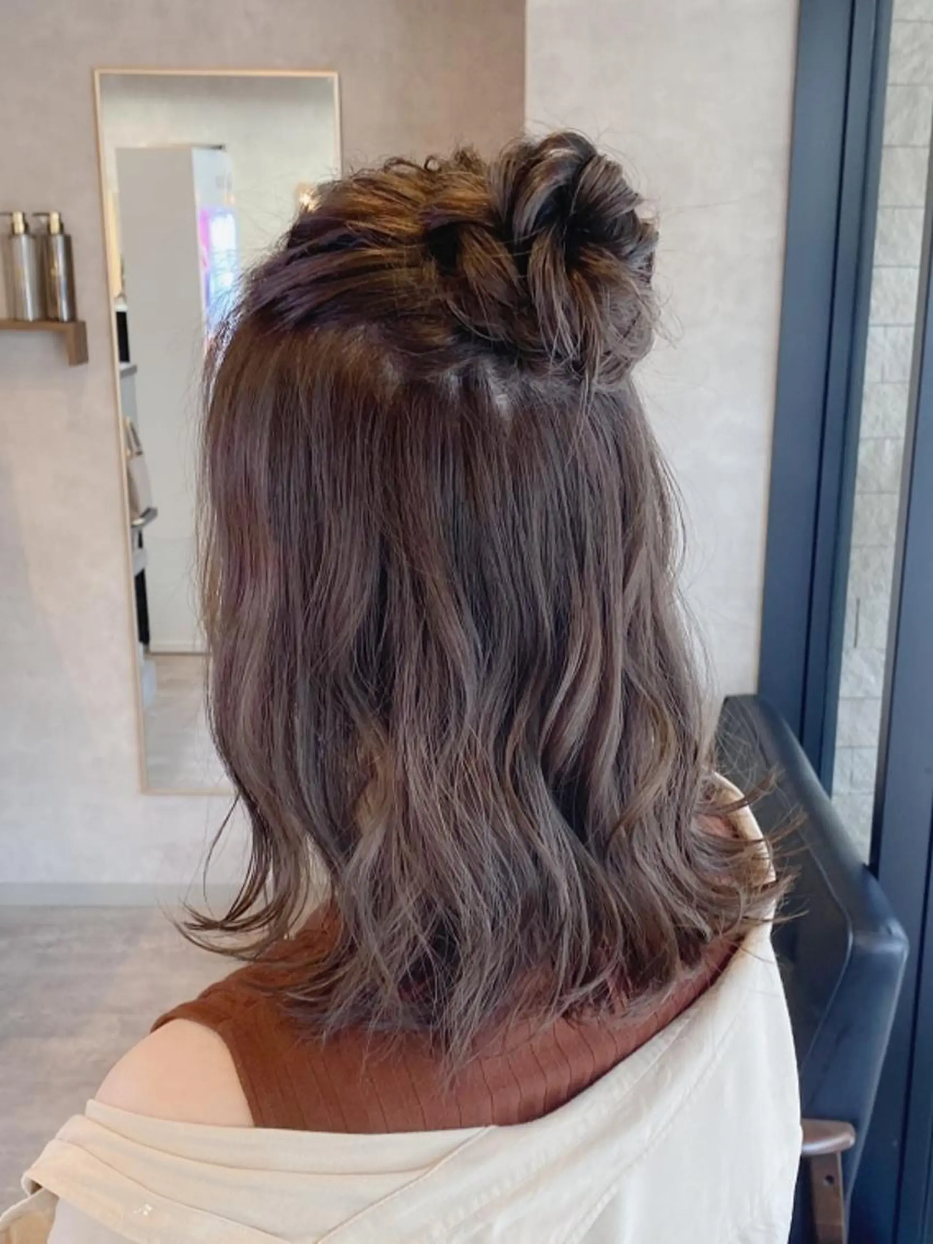 ヘアアレンジ ミディアム アッシュ ハイライト レイヤーカット ウルフカット RIENS♡xrea 山本優舞のヘアスタイル