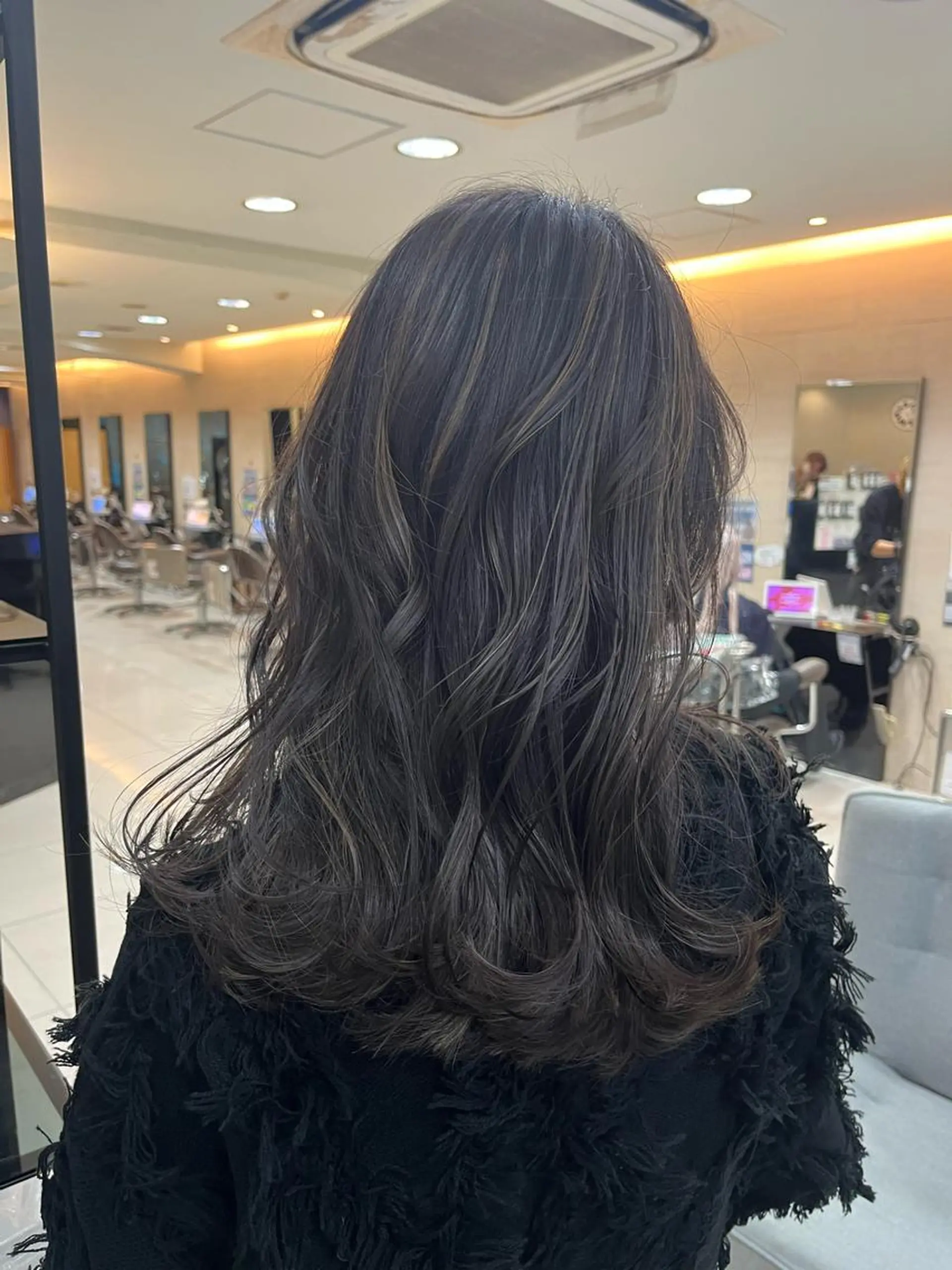 セミロング ハイライト ヘアカラー トリートメント ハイライトカラー＆ ダブルカラー　田口のヘアスタイル