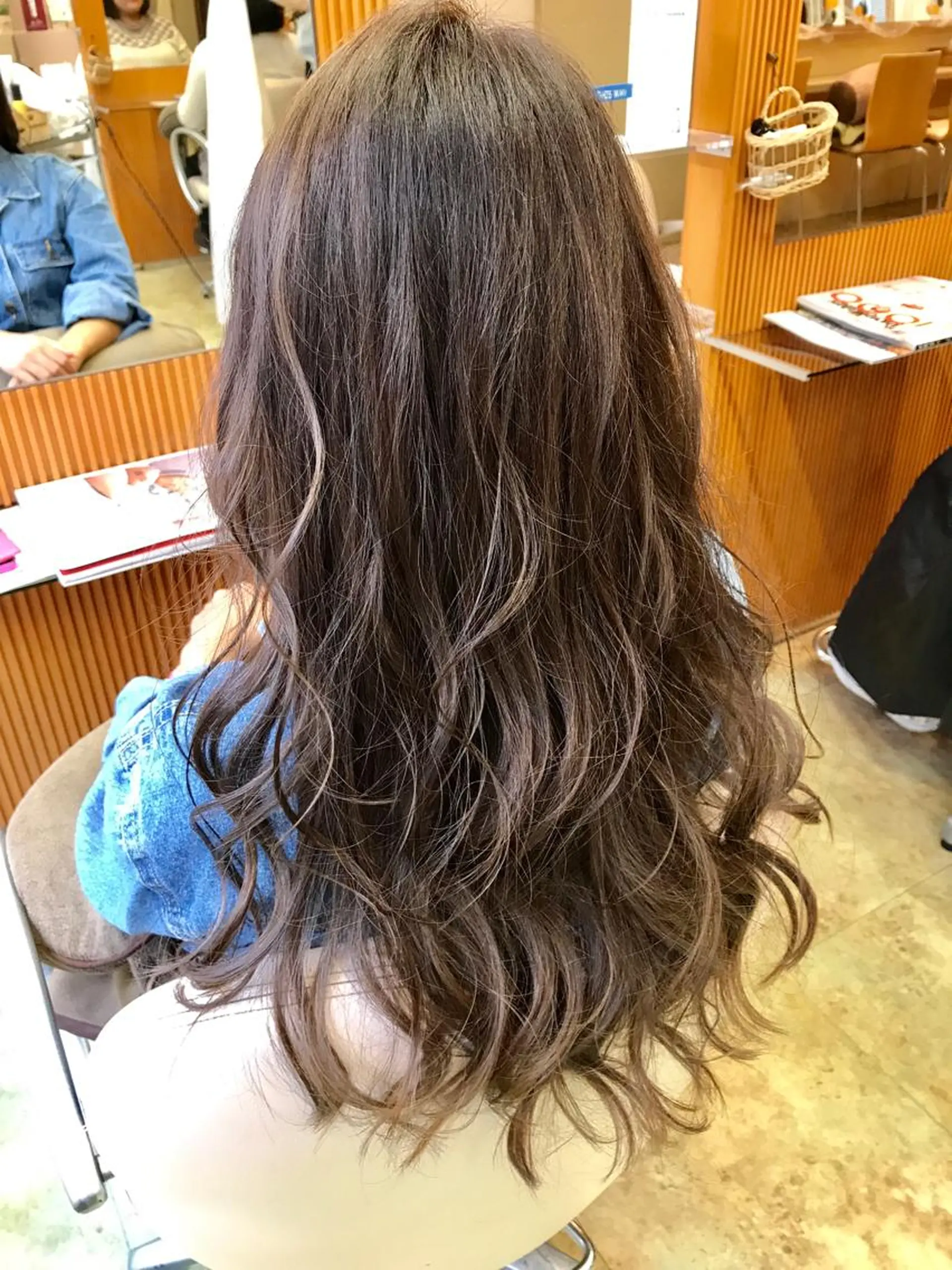 ロング カラー アッシュ ハイライトカラー ラベンダーカラー ラベンダーアッシュ ハイライト 脇田 雄大のヘアスタイル