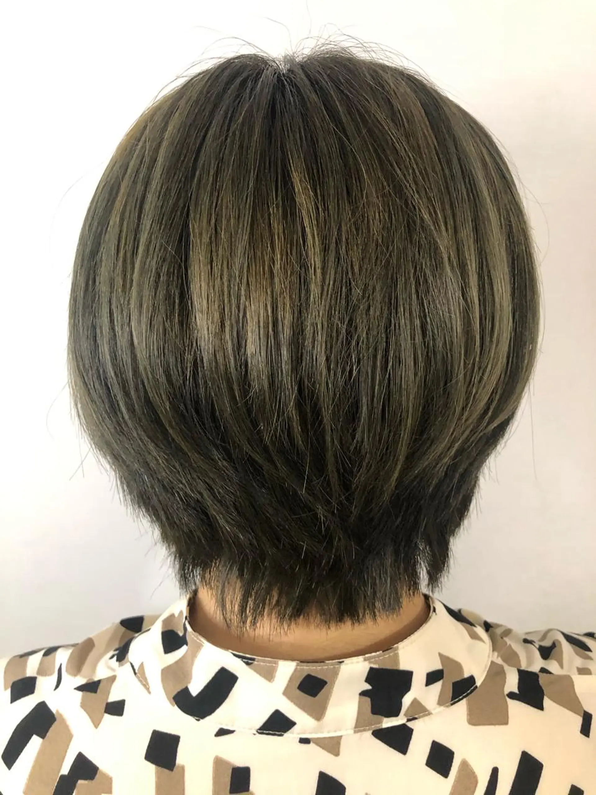 ショート カラー グレージュ カーキグレージュ AMATELAS zero所属・髪質改善×透明感× トレンド/杉田 圭のヘアスタイル