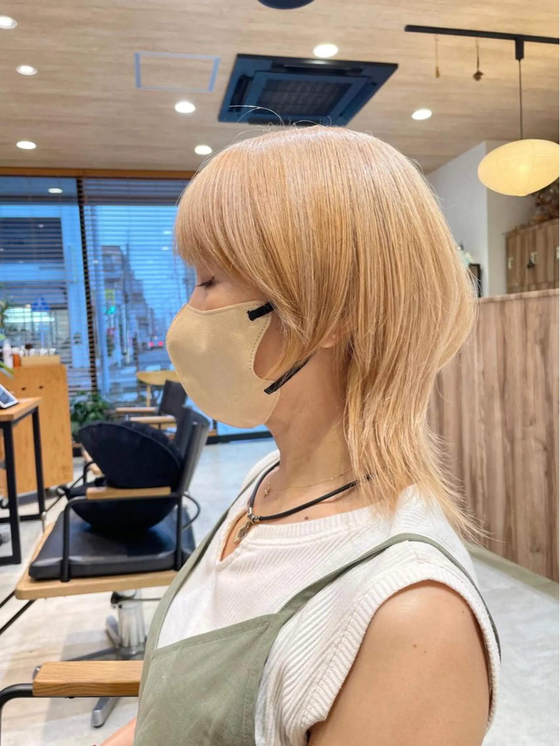 ミディアム カラー Oasisgarden所属・レイヤー/ブリーチ MOMOのヘアスタイル