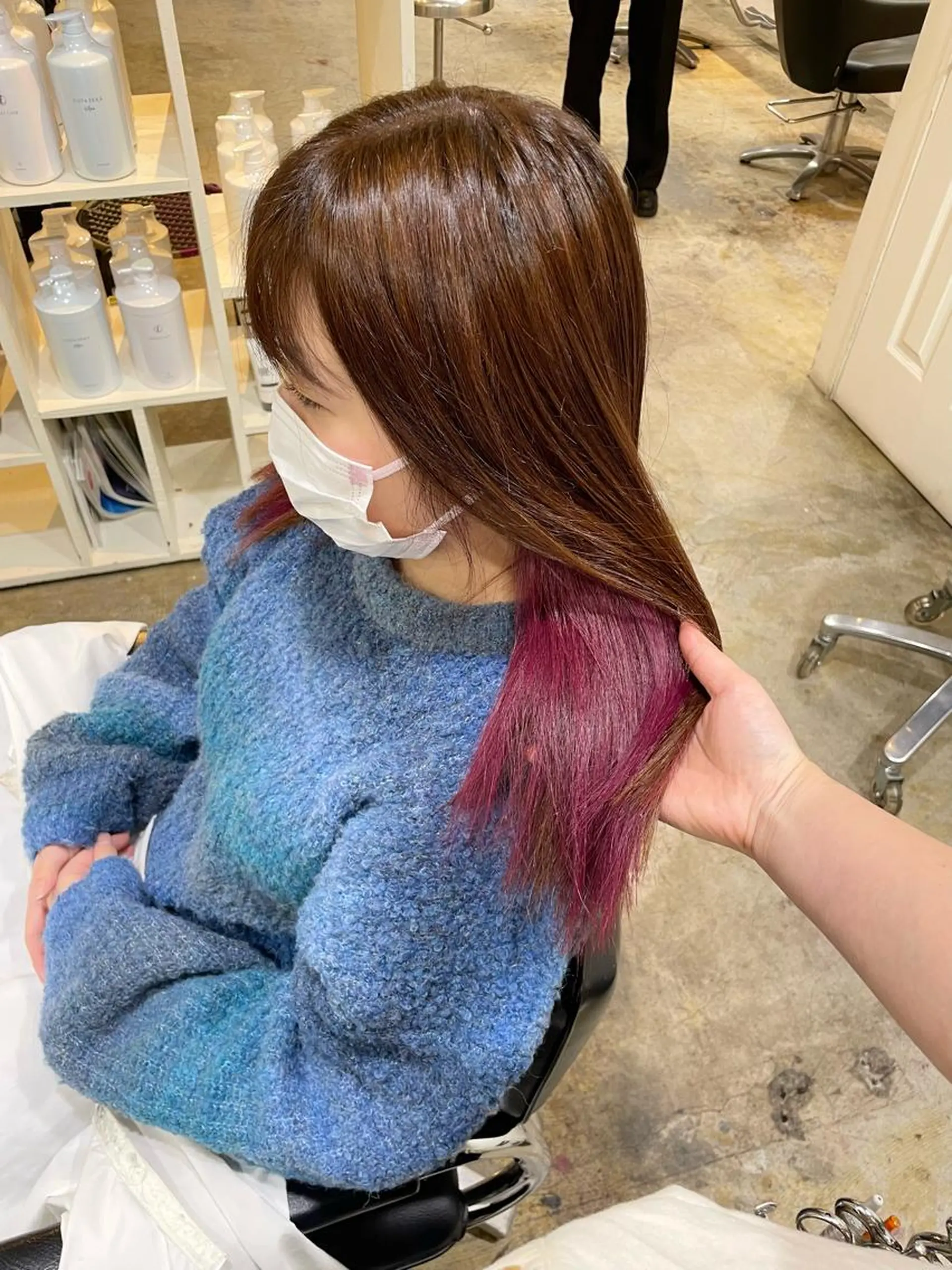 セミロング カラー ブラウンカラー ピンクカラー ヘアカラー トリートメント MIOベージュカラー 柔らかいカラーのヘアスタイル