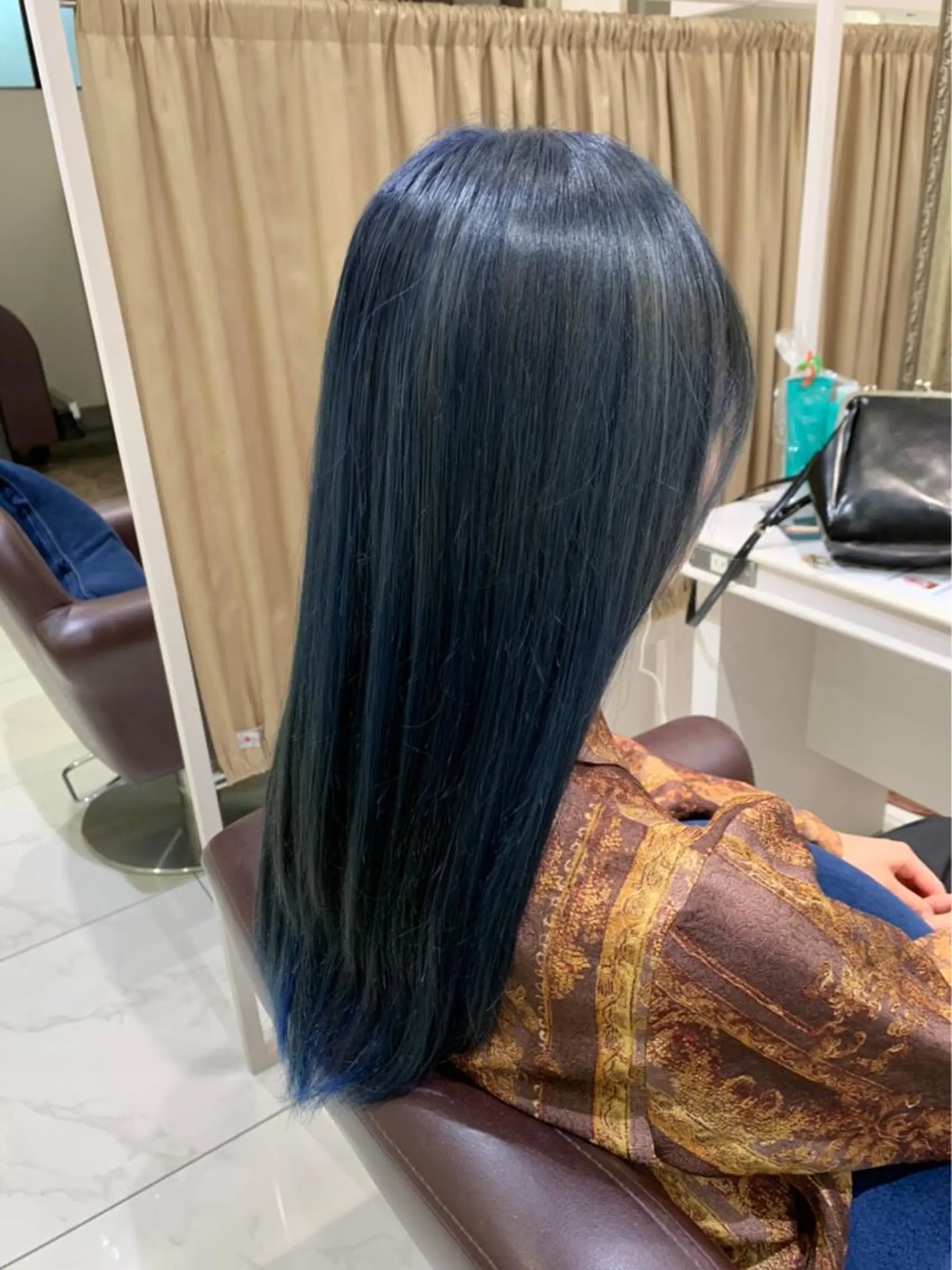 カラー ブリーチ 佐々木 拓海のヘアスタイル