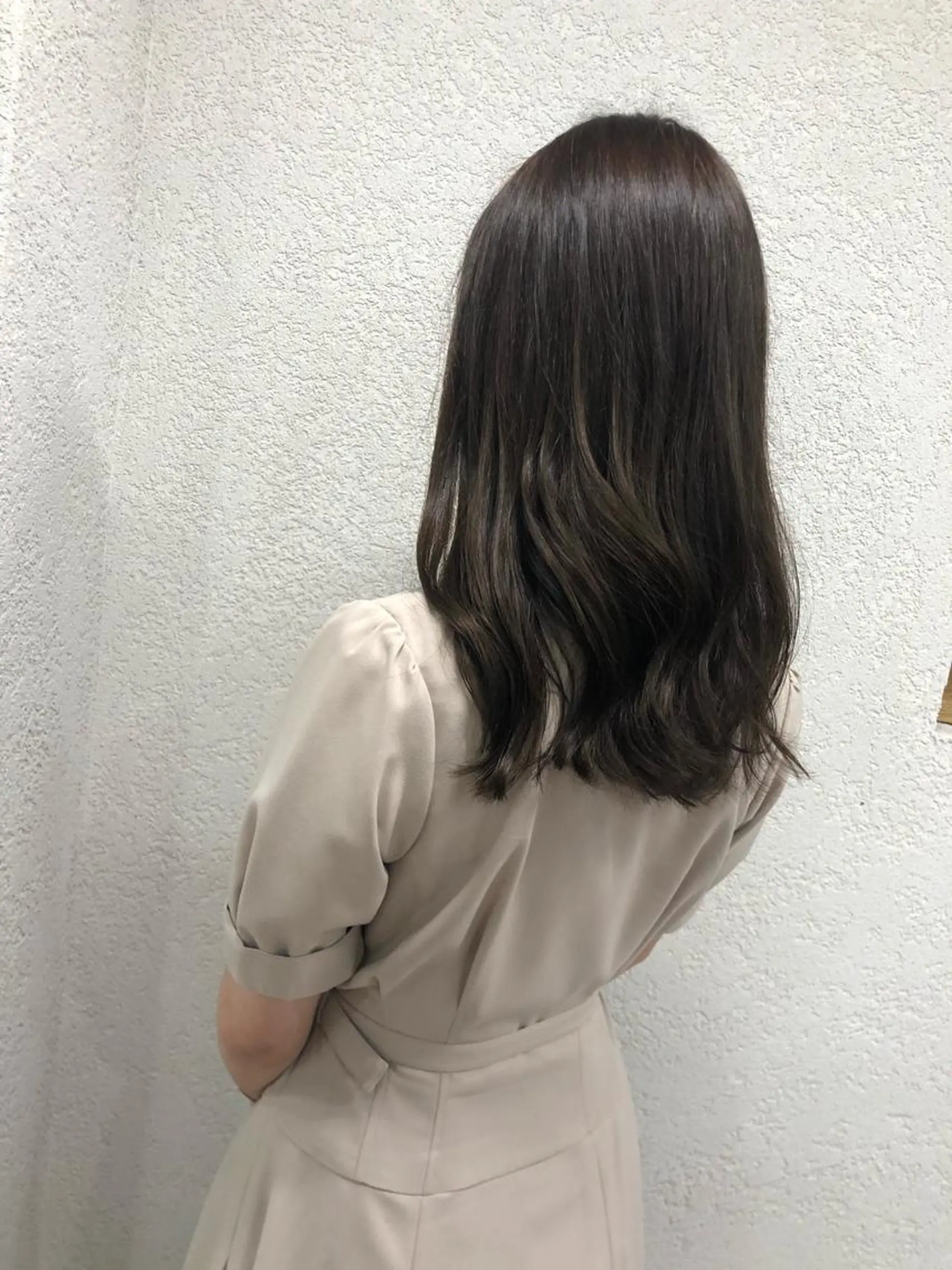 セミロング 髪質改善縮毛矯正× 艶髪カラー板垣智大のヘアスタイル