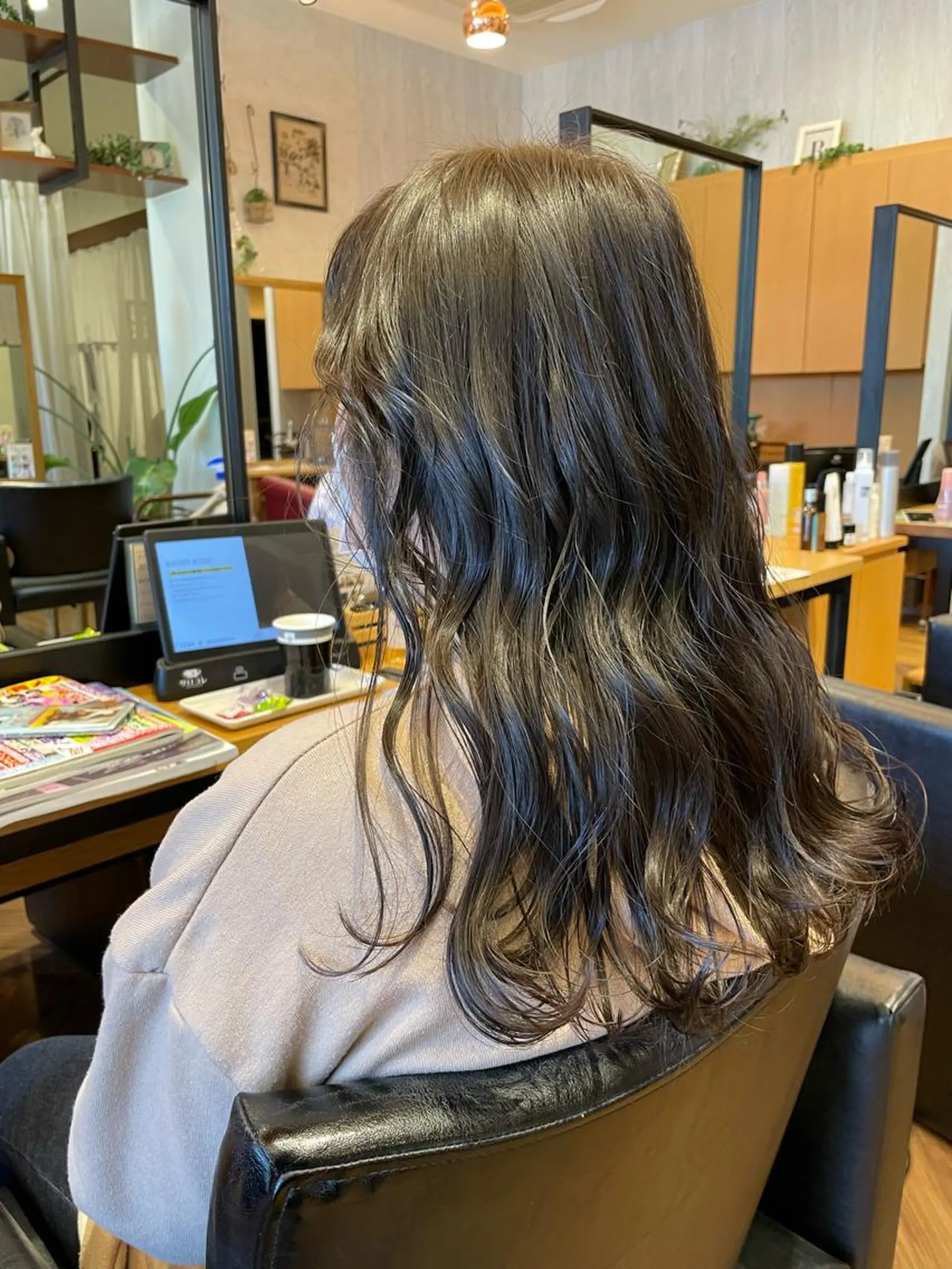 ロング WE RULE 札幌店 【ウィールール 札幌店】所属・✨️大人ショート 髙橋朋花のヘアスタイル