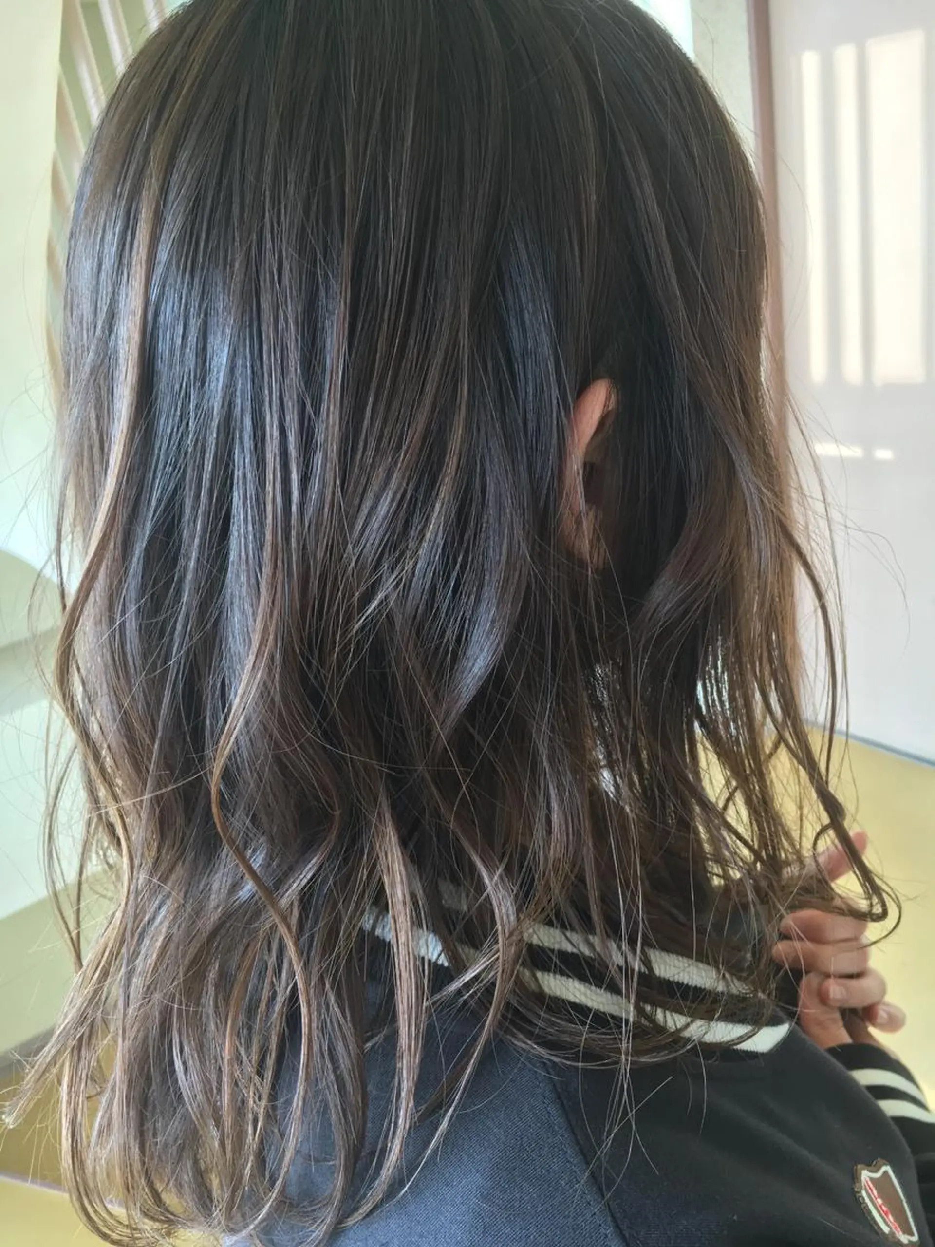 ミディアム ワタイショウタ 髪質改善✨眉毛サロンのヘアスタイル