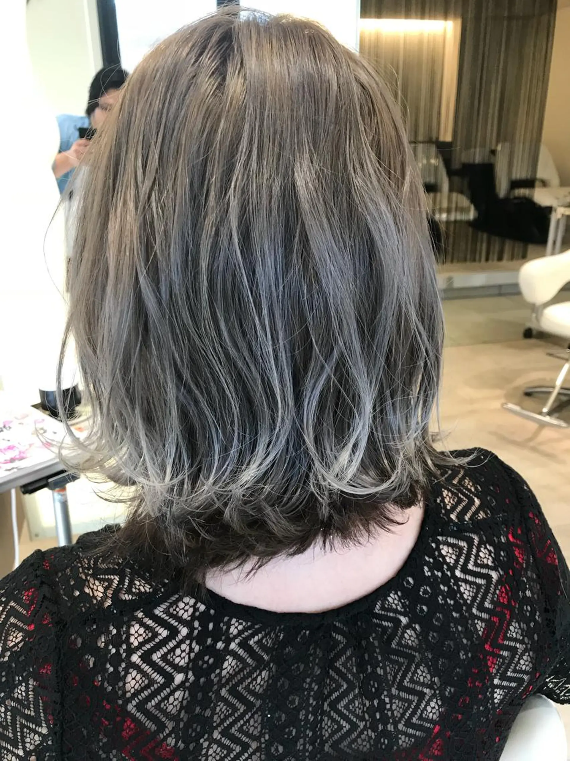 ショート カラー ブリーチ イルミナカラー ヘアカラー トリートメント chiyo yasuのヘアスタイル