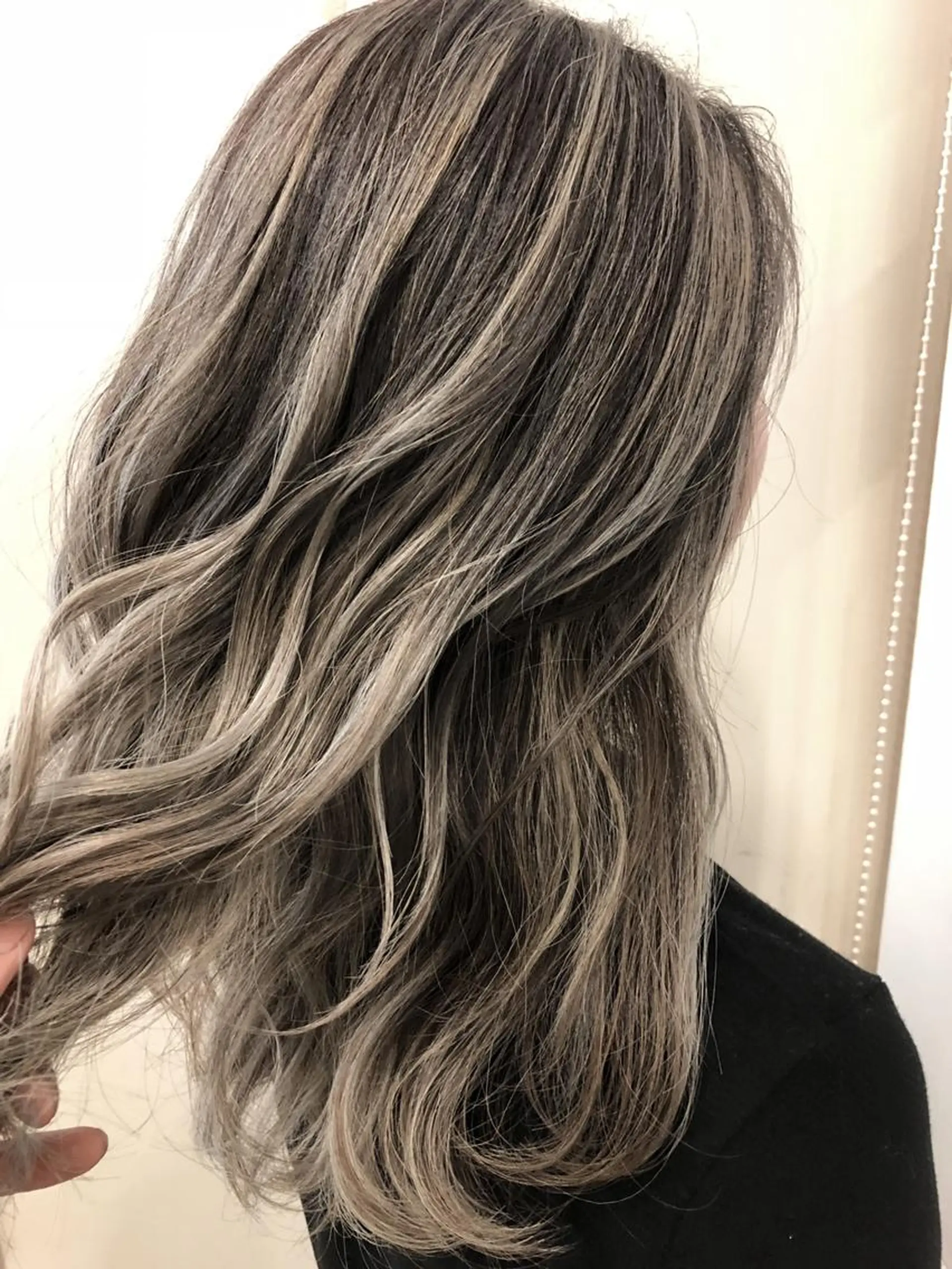 セミロング カラー ハイライトカラー ハイライト ヘアカラー トリートメント WONK. ウォンク 心斎橋のヘアスタイル