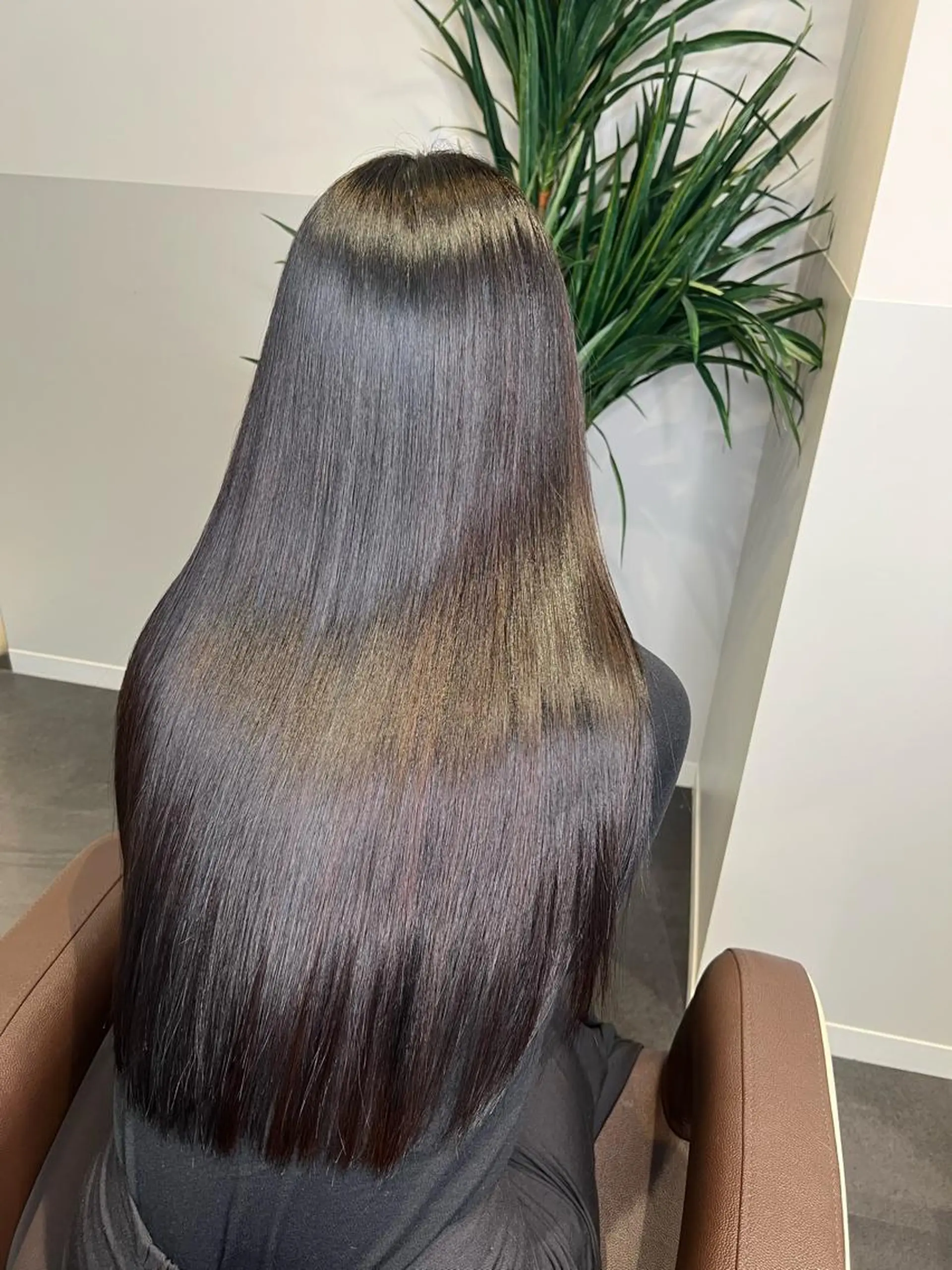 ロング 韓国風カラー 髪質改善 韓国風ヘア 縮毛矯正 トリートメント SALOWIN east店6F所属・TAKUMI 【美髪特化】のヘアスタイル