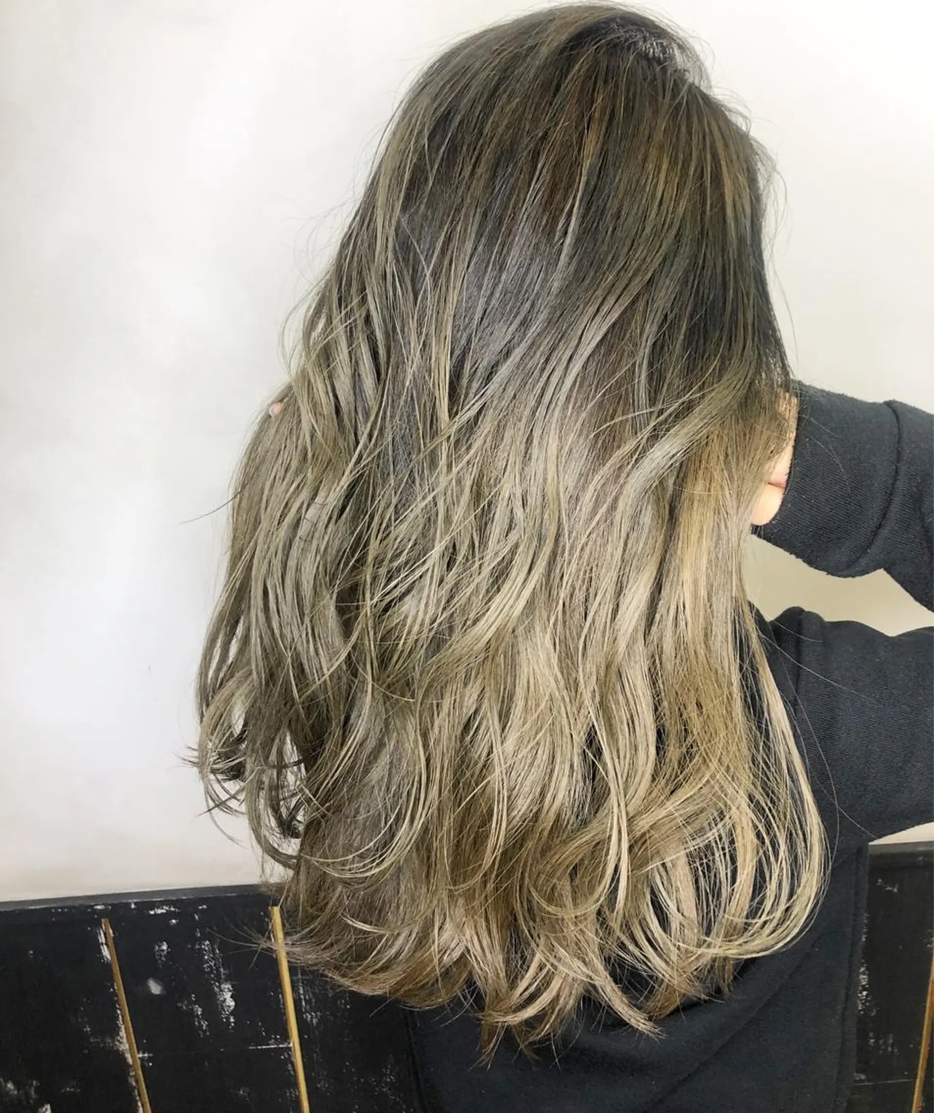 ロング カラー バレイヤージュ レイヤーカット カット ヘアカラー トリートメント AUBE HAIRazul吉祥寺所属・髪質改善✨幹細胞✨ ウルツヤ🌈清水　祥のヘアスタイル