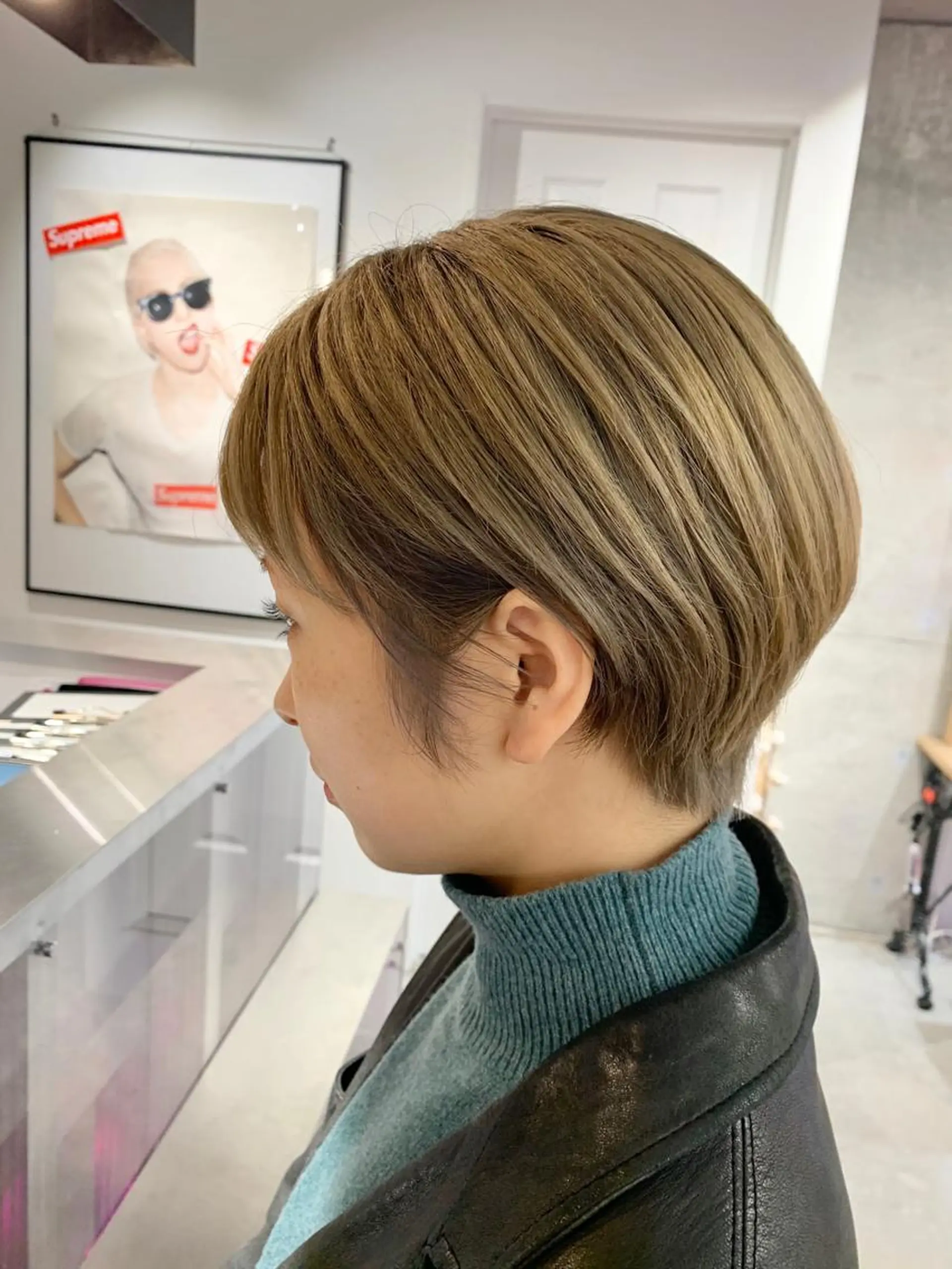 ショート カラー ヘアカラー トリートメント 艶髪ハイトーンカラー 💘kazueのヘアスタイル