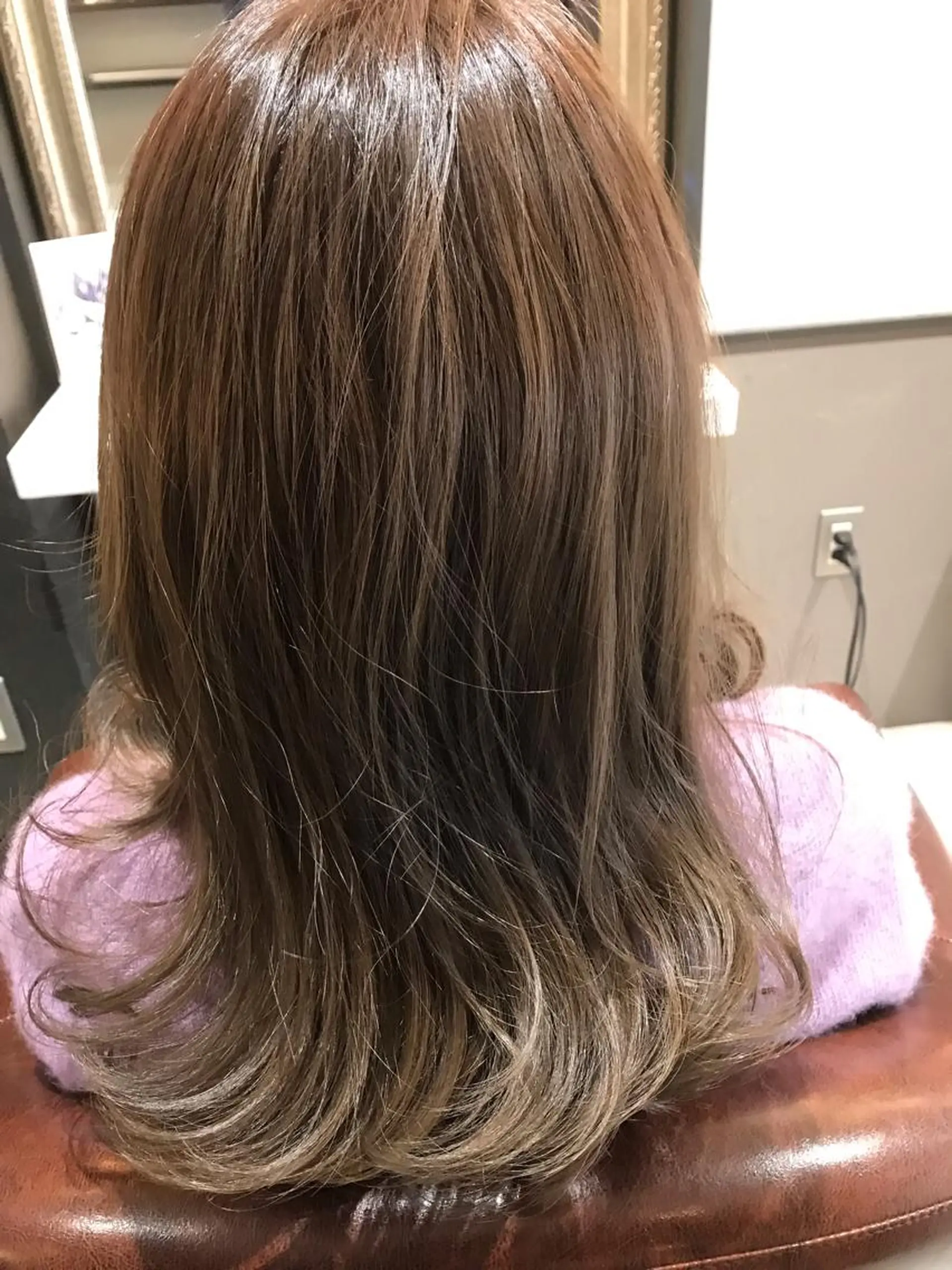 セミロング カラー アッシュ アッシュグレー アッシュグレージュ グレージュ ヘアカラー トリートメント Avery NEWYORK所属・Avery SHINのヘアスタイル