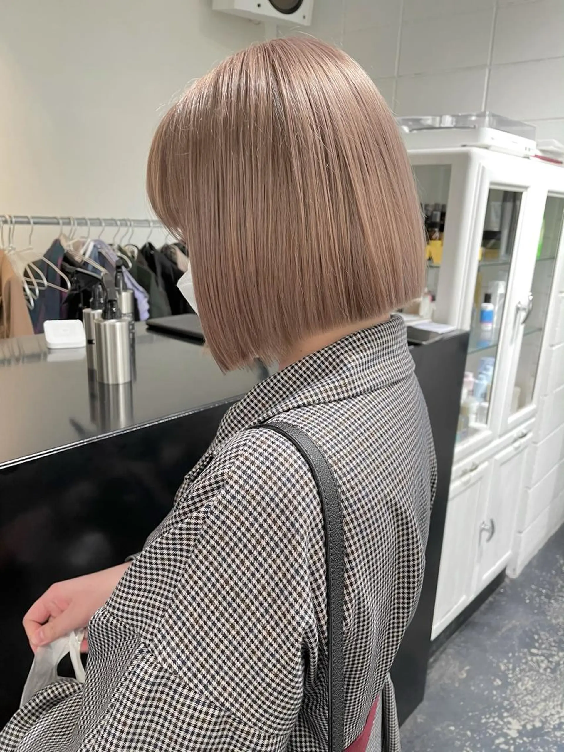 ショート カラー ヘアアレンジ ベージュカラー ブリーチ カット ヘアカラー トリートメント 艶ハイトーン/ヘア アレンジAYAKAのヘアスタイル