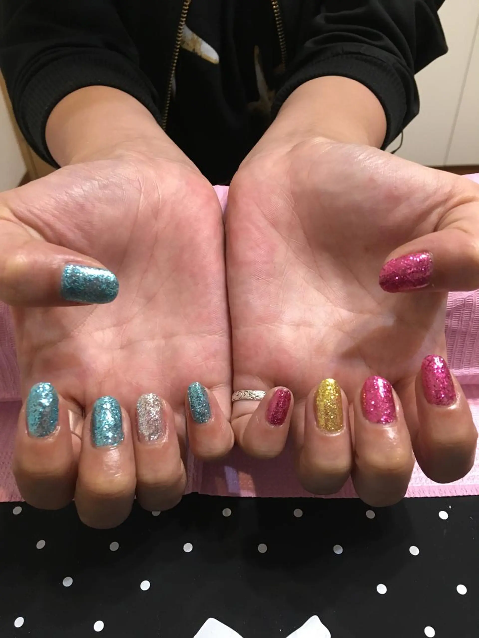 ネイル フットネイル ジェルネイル キラキラネイル おそろいネイル ハンドネイル 🌈KANÅKO 🌈のネイルデザイン