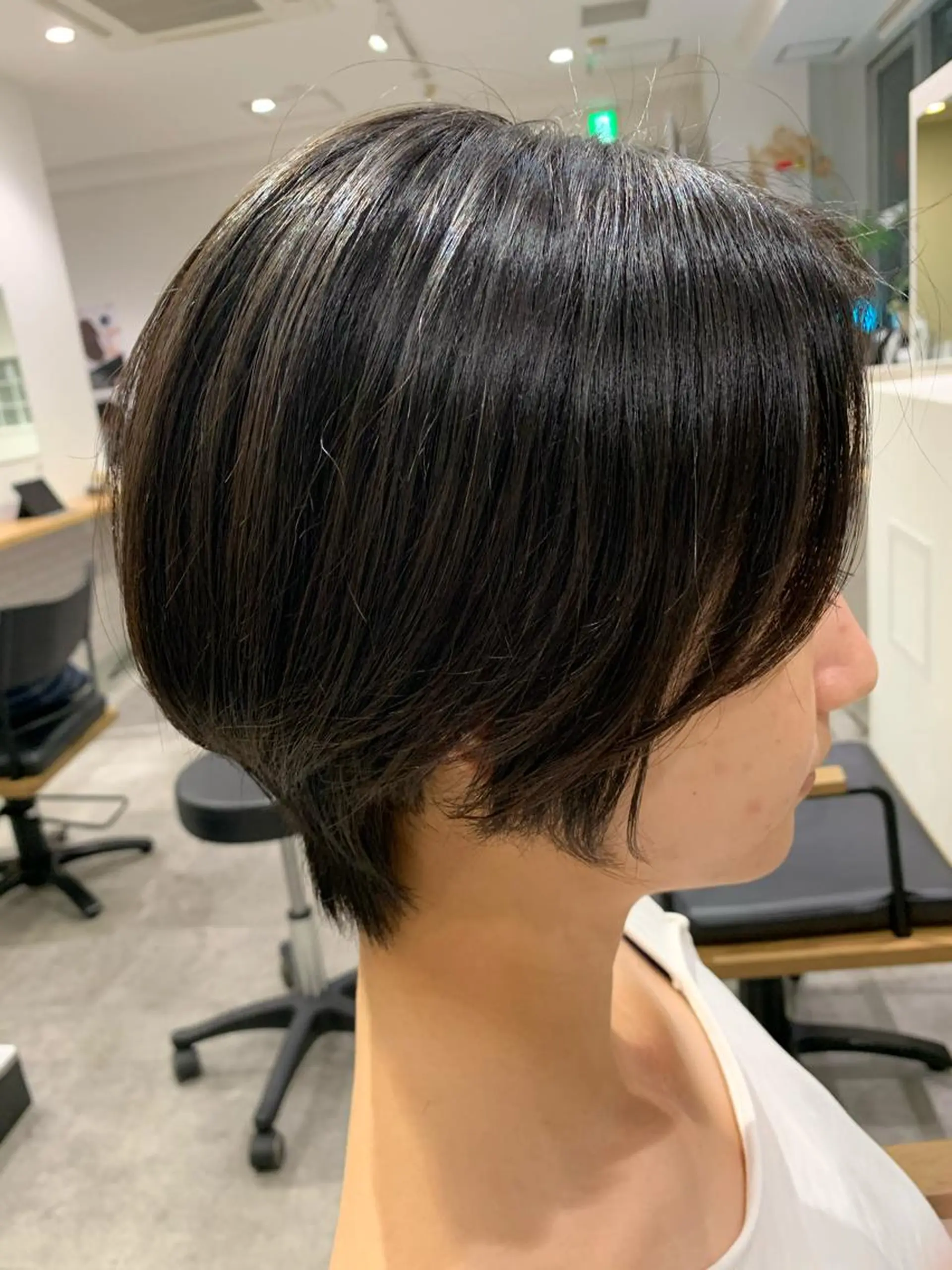 ショート ヘアカラー トリートメント 大人レイヤー ヨシミカズヤのヘアスタイル