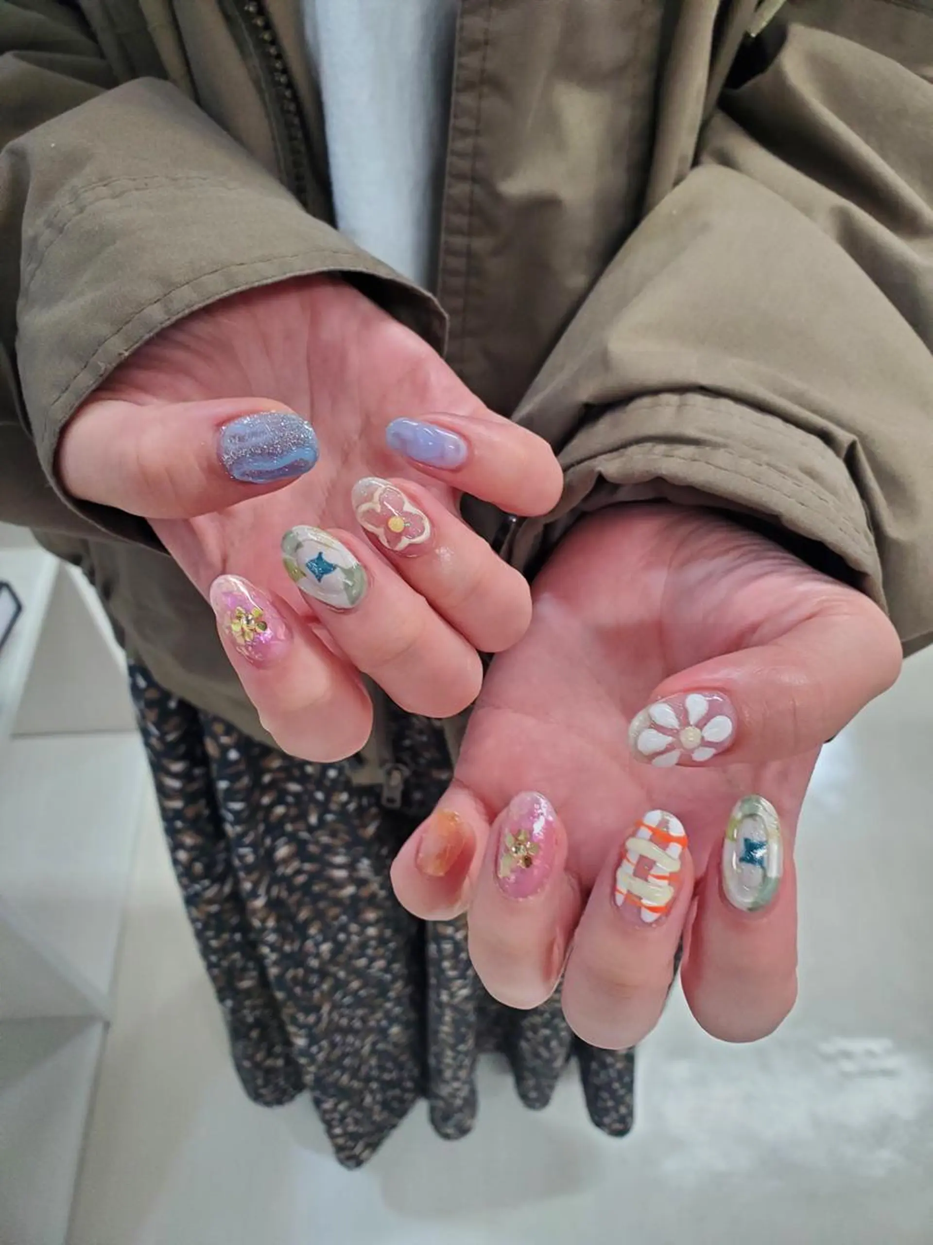ネイル アートネイル ジェルネイル ニュアンスネイル ぷっくりネイル スカルプネイル nailstudio eviz新宿店のネイルデザイン