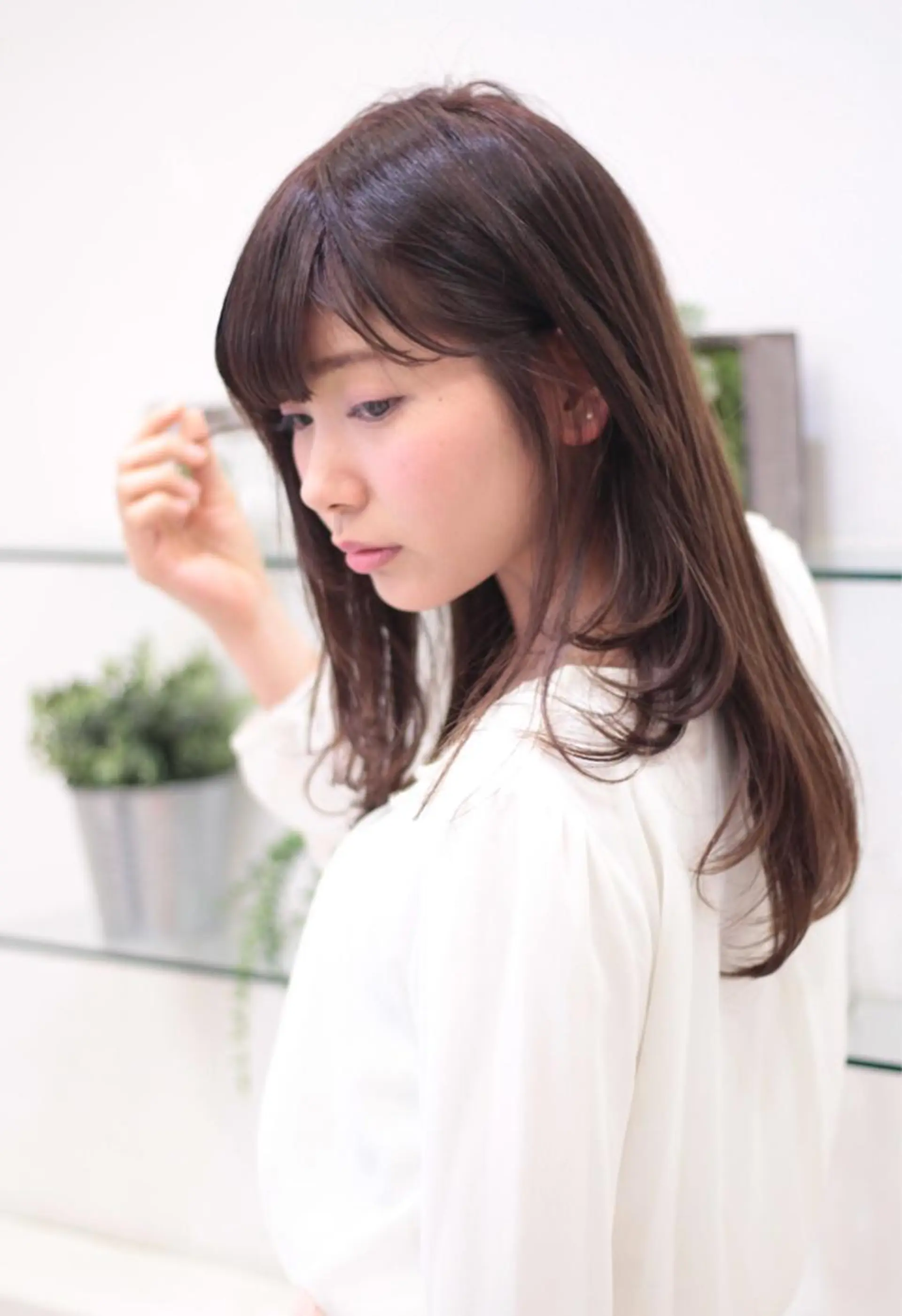 セミロング カラー レイヤーカット ディレクター ノナカのヘアスタイル