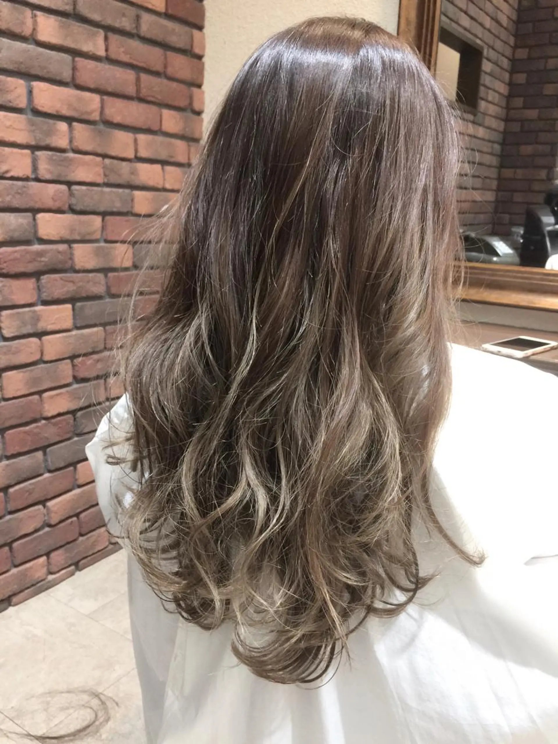ロング 韓国レイヤーカット KOUKIのヘアスタイル