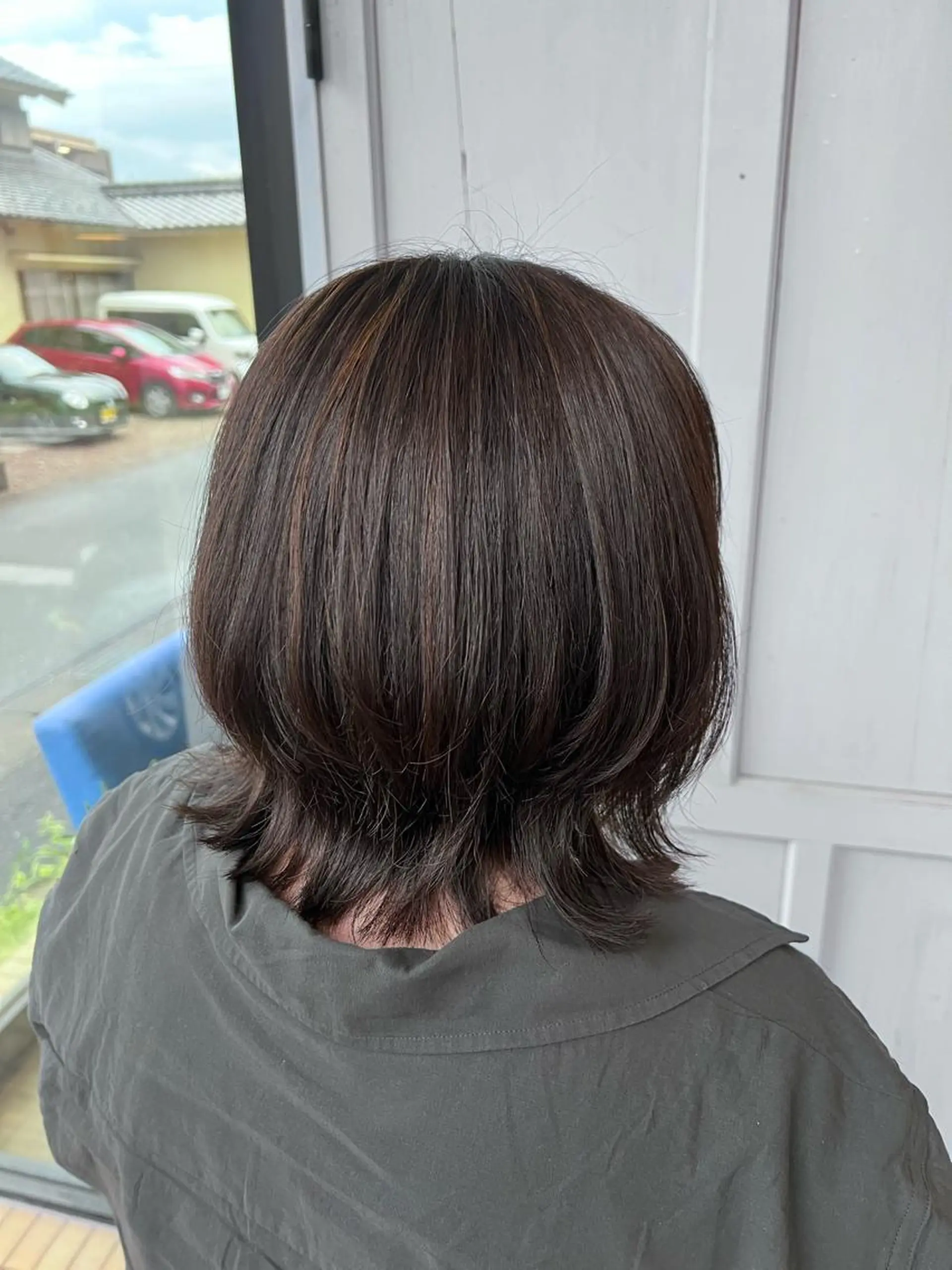 ミディアム カラー ブリーチ ハイライトカラー ハイライト ヘアカラー トリートメント ツキダテ ユイのヘアスタイル