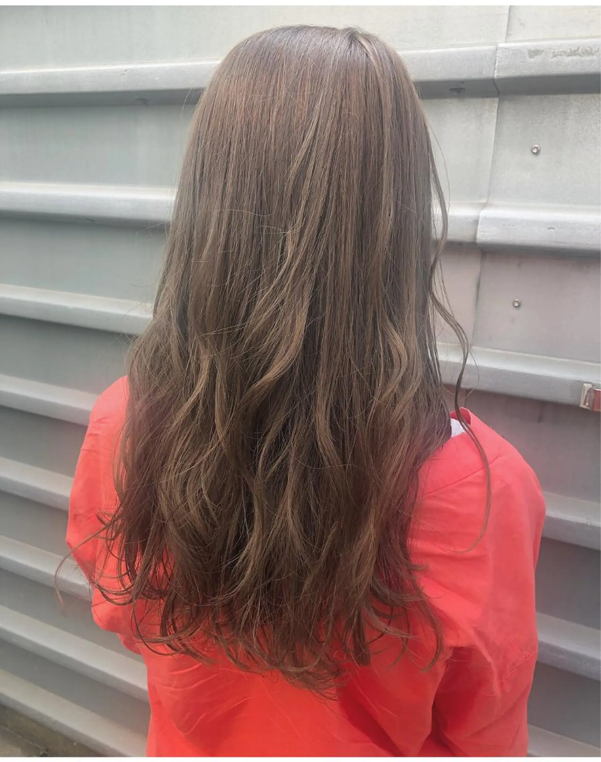 ロング カラー 坂田 友梨奈のヘアスタイル