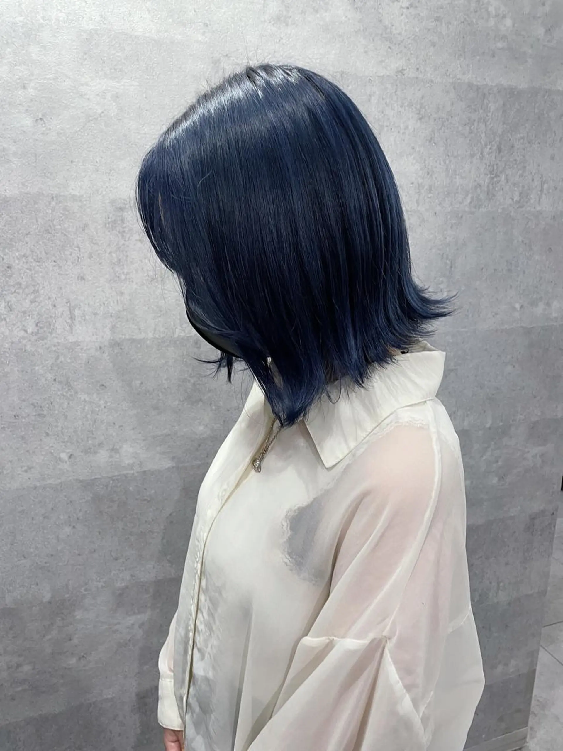 ミディアム カラー ブリーチ ブルーカラー ネイビーカラー _WHITE 天神店 YUMEKA🐻のヘアスタイル