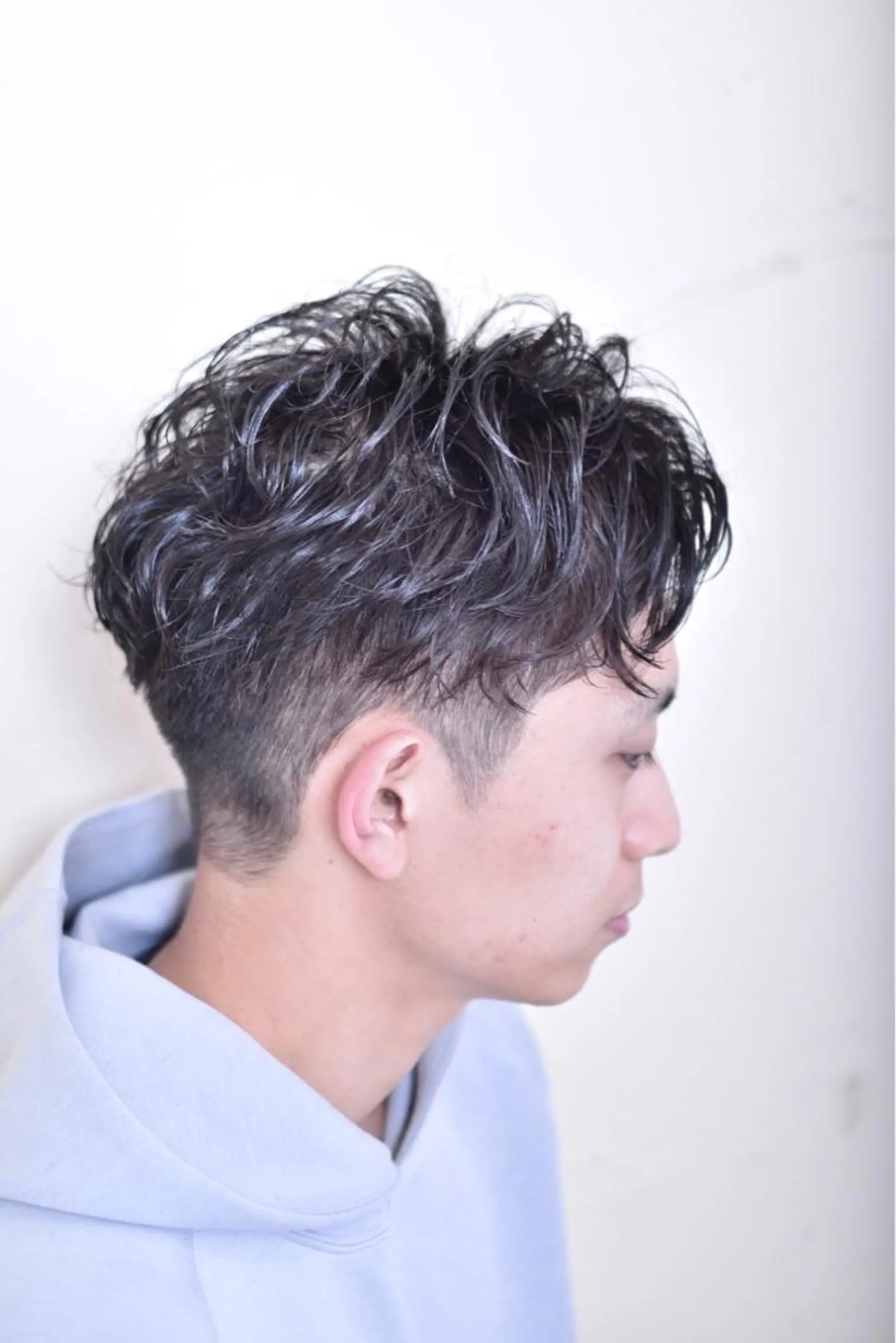 ショート パーマ メンズ かきあげバング ショートヘア メンズ特化/パーマ指 名No.1/百瀬太郎のヘアスタイル