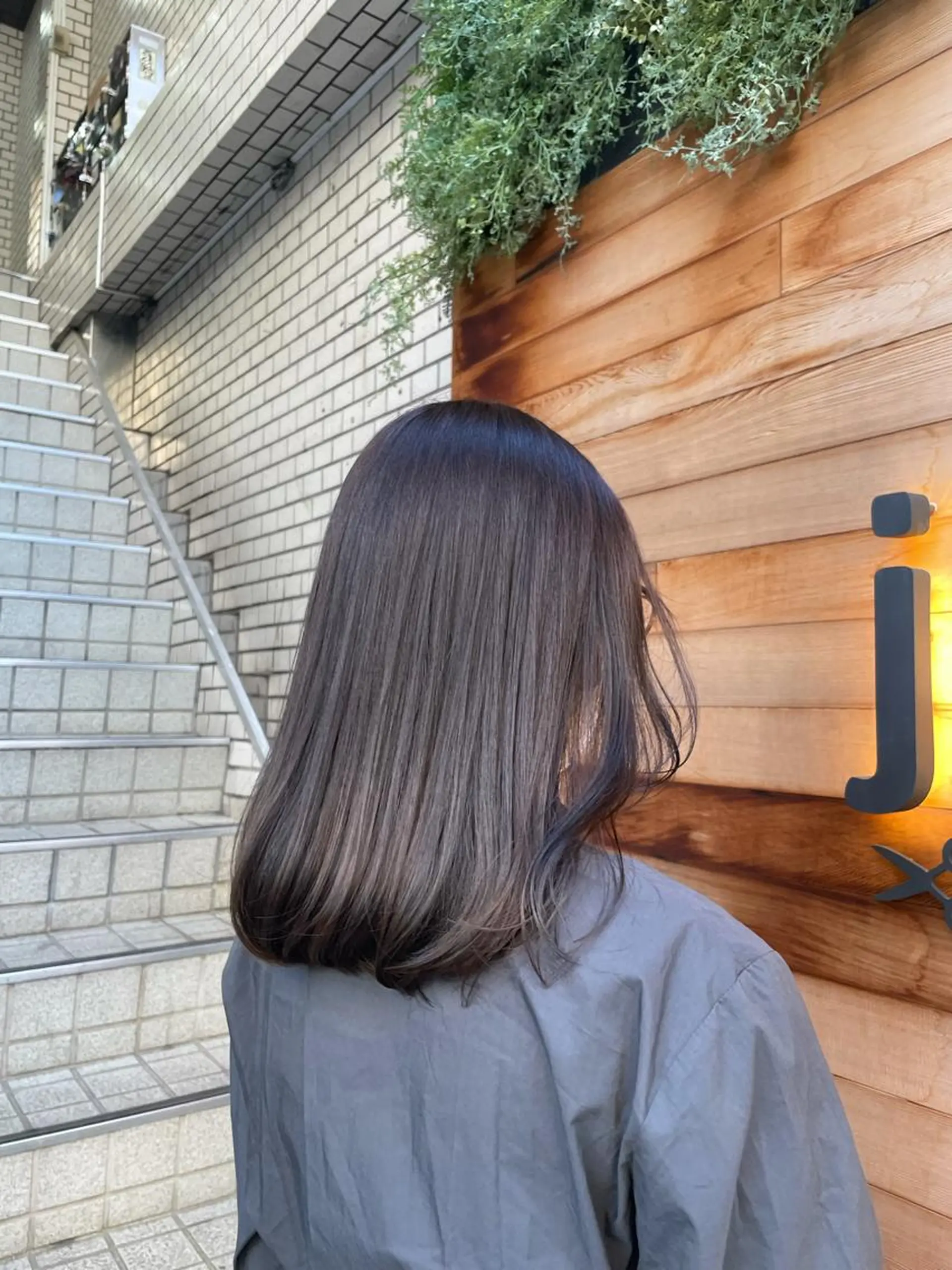 セミロング 縮毛矯正 NATSUMI 🐻‍❄️🤍のヘアスタイル